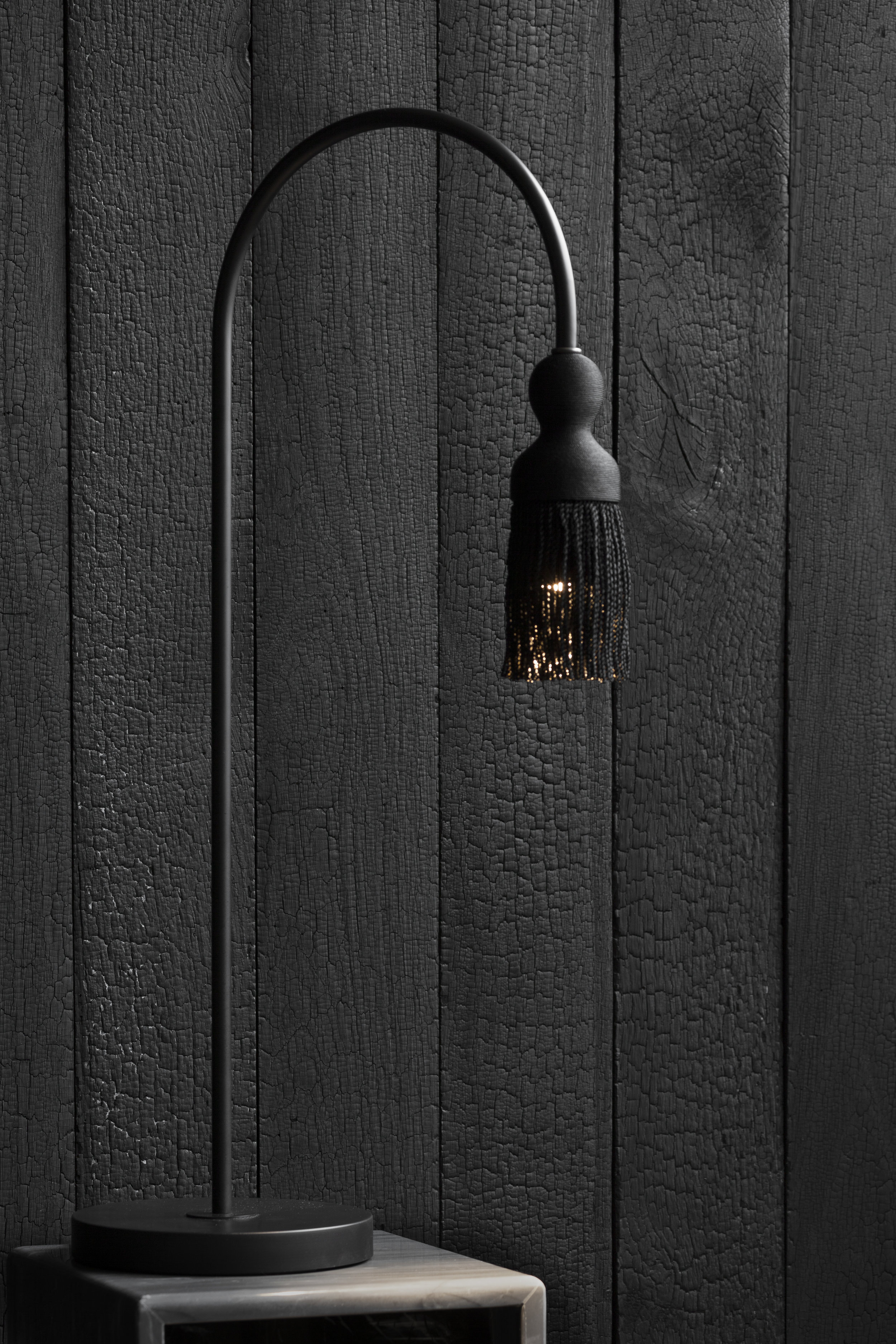 EMPIRE_tablelamp_insitu_ASCÈTE_Pierre_Gonalons.jpg