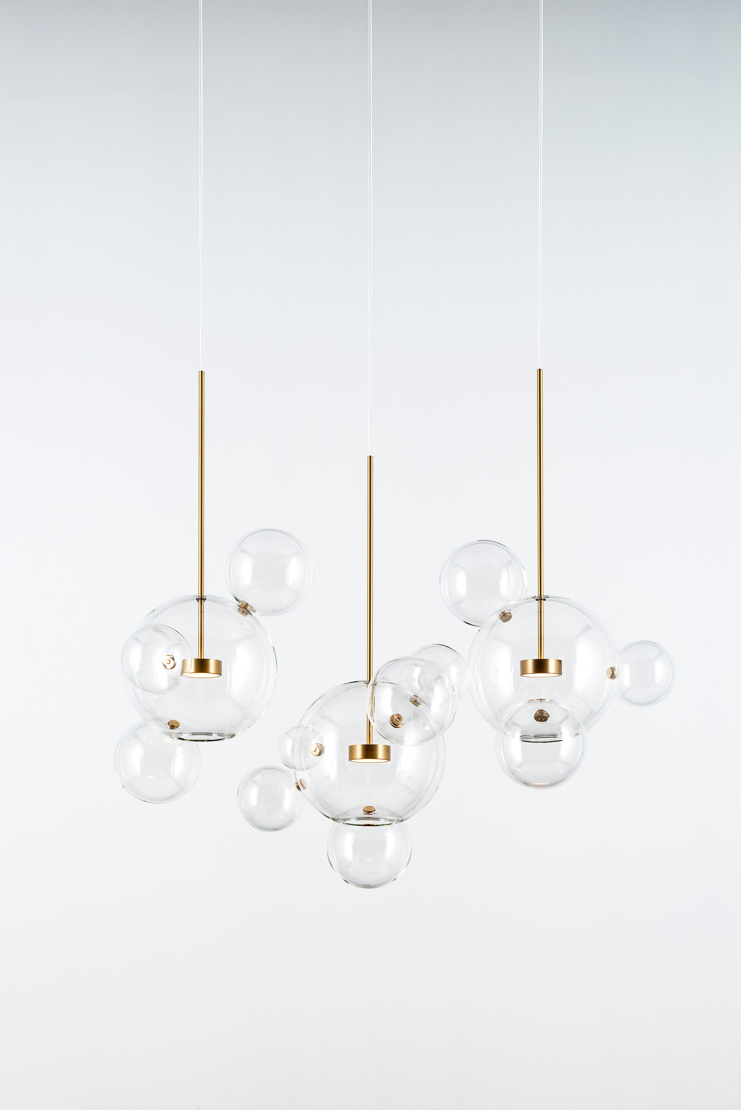 Giopato_Coombes_Bolle_Linear_Chandelier_14_Bubbles_Ph_FedericoVilla.jpg