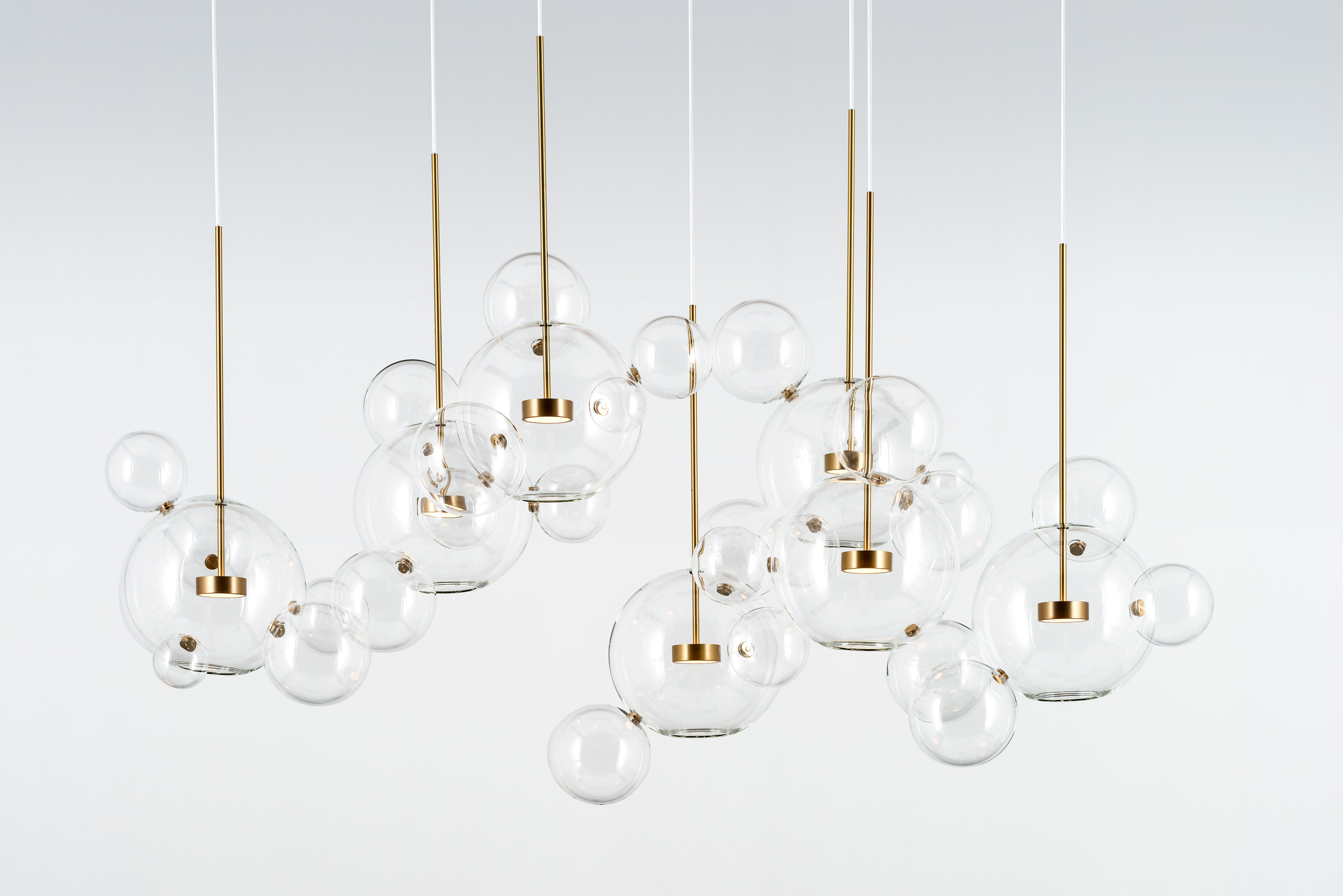 Giopato_Coombes_Bolle_Zigzag_Chandelier_34_Bubbles_Ph_FedericoVilla_White.jpg