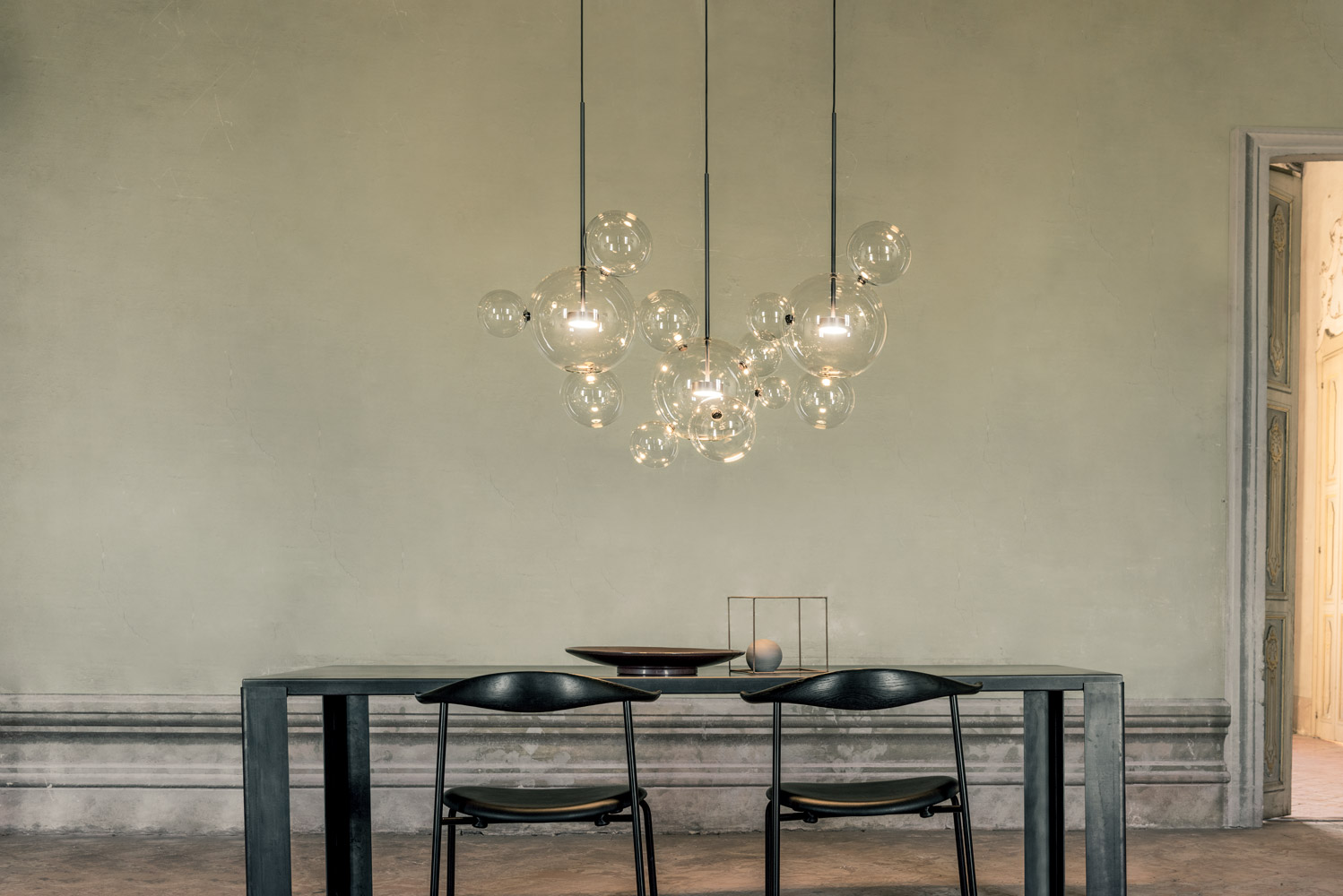 Giopato_coombes_Ph_Nathalie_Krag_2019_Bolle-Chandelier-14L_02_low.jpg