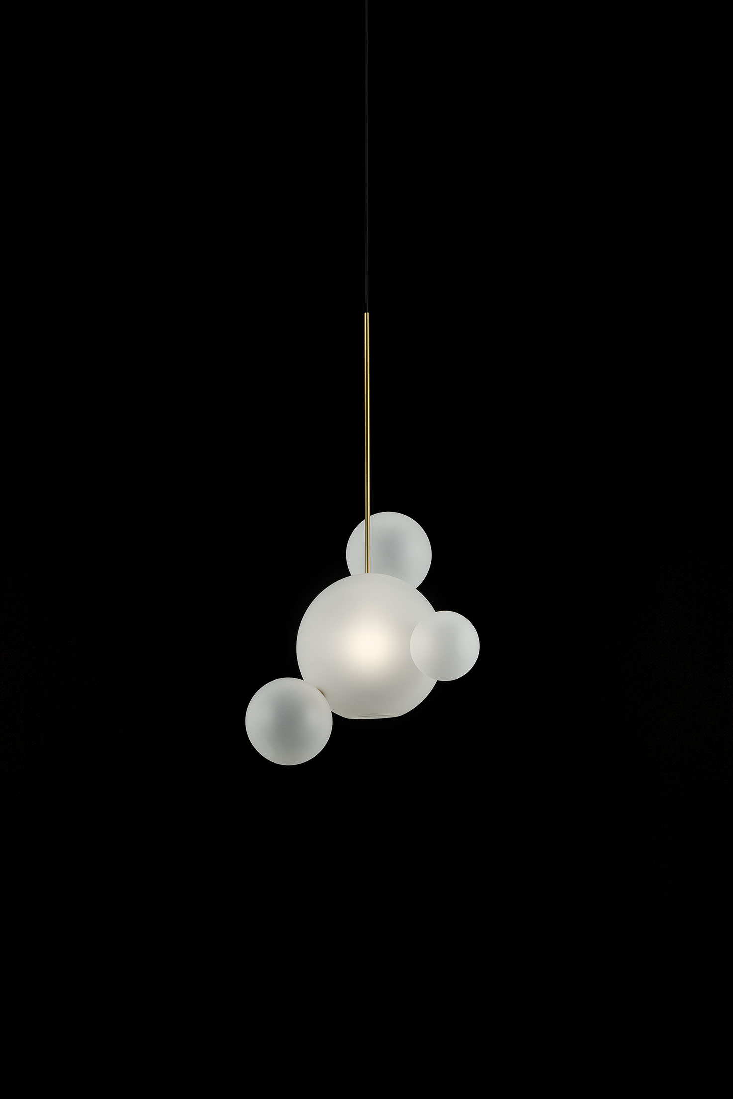 Giopato_Coombes_Bolle_Frosted_Pendant_04_Bubbles_Ph_FedericoVilla.jpg