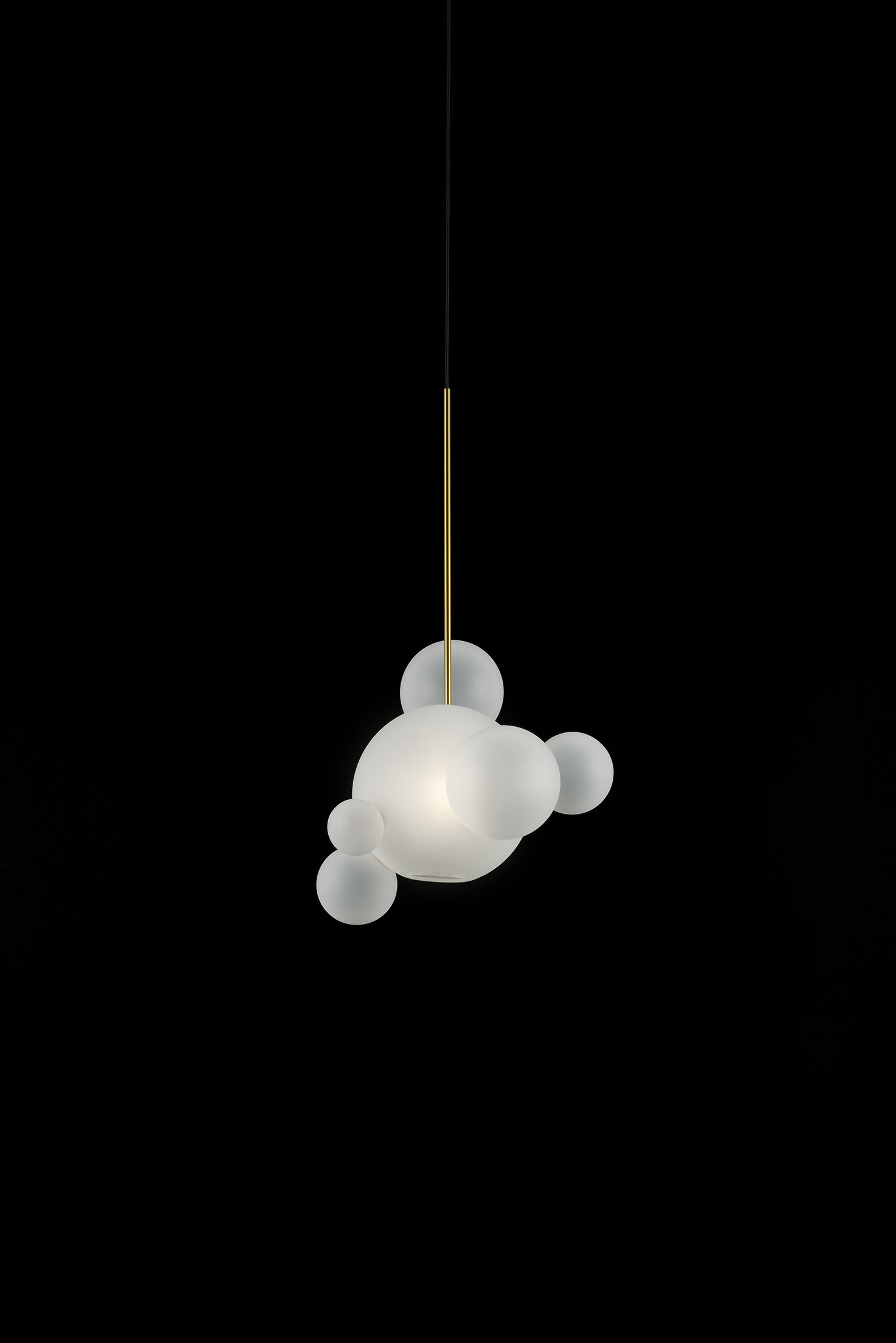 Giopato_Coombes_Bolle_Frosted_Pendant_06_Bubbles_Ph_FedericoVilla.jpg