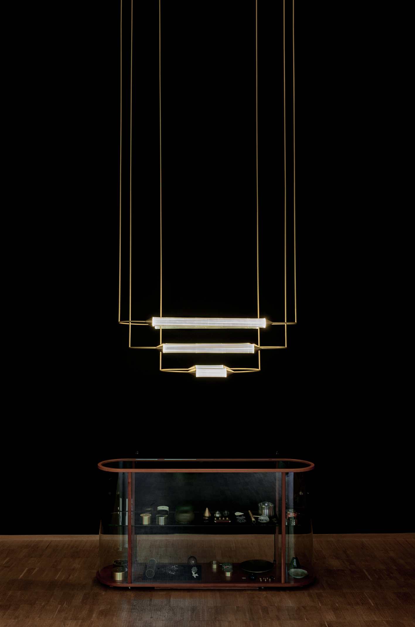 Giopato_Coombes_Cirque_Chandelier_2_Medium_2_Set_Ph_NathalieKrag.jpg