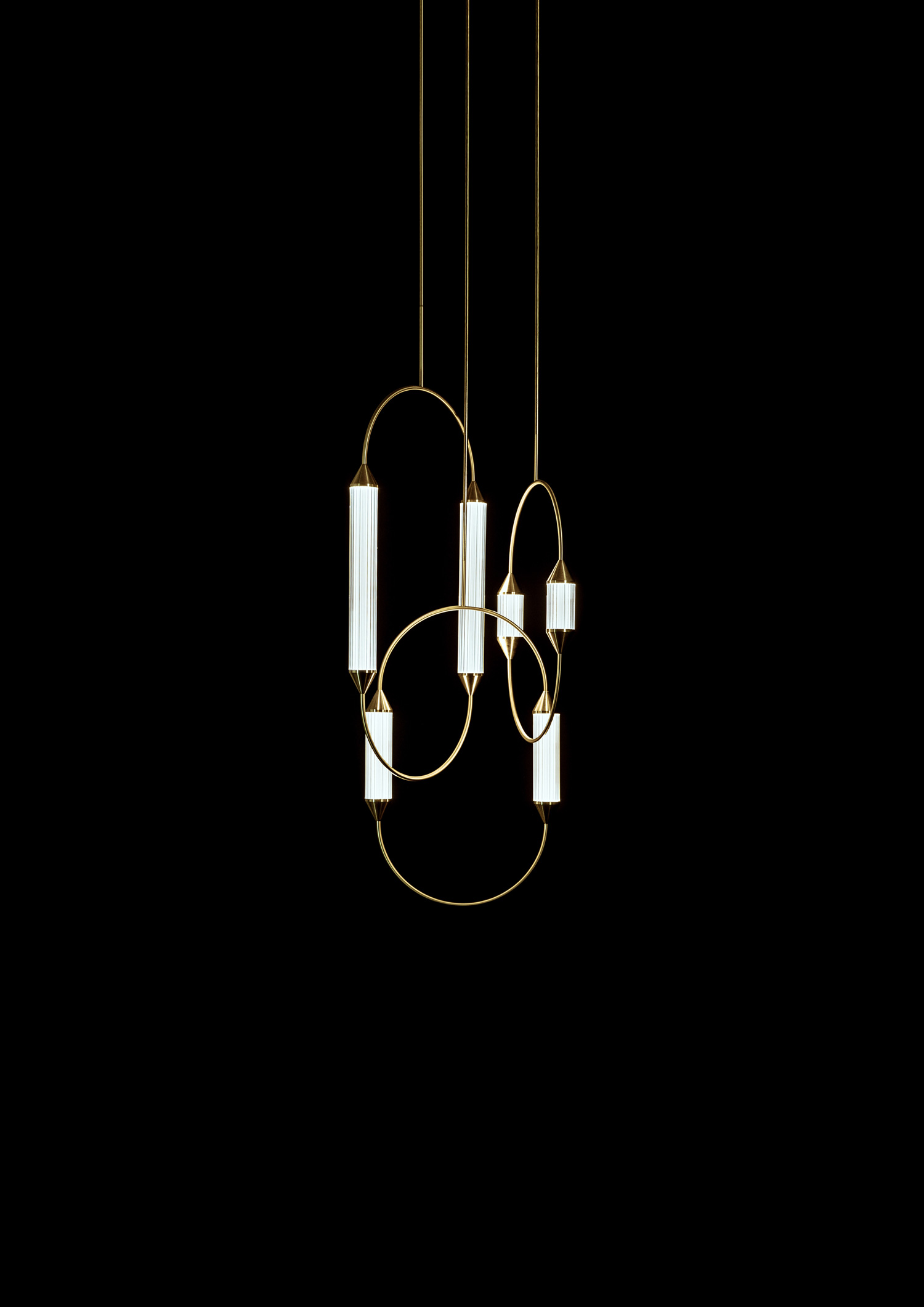 Giopato_Coombes_Cirque_Chandelier_4_Medium_2_Ph_JonBronxl.jpg