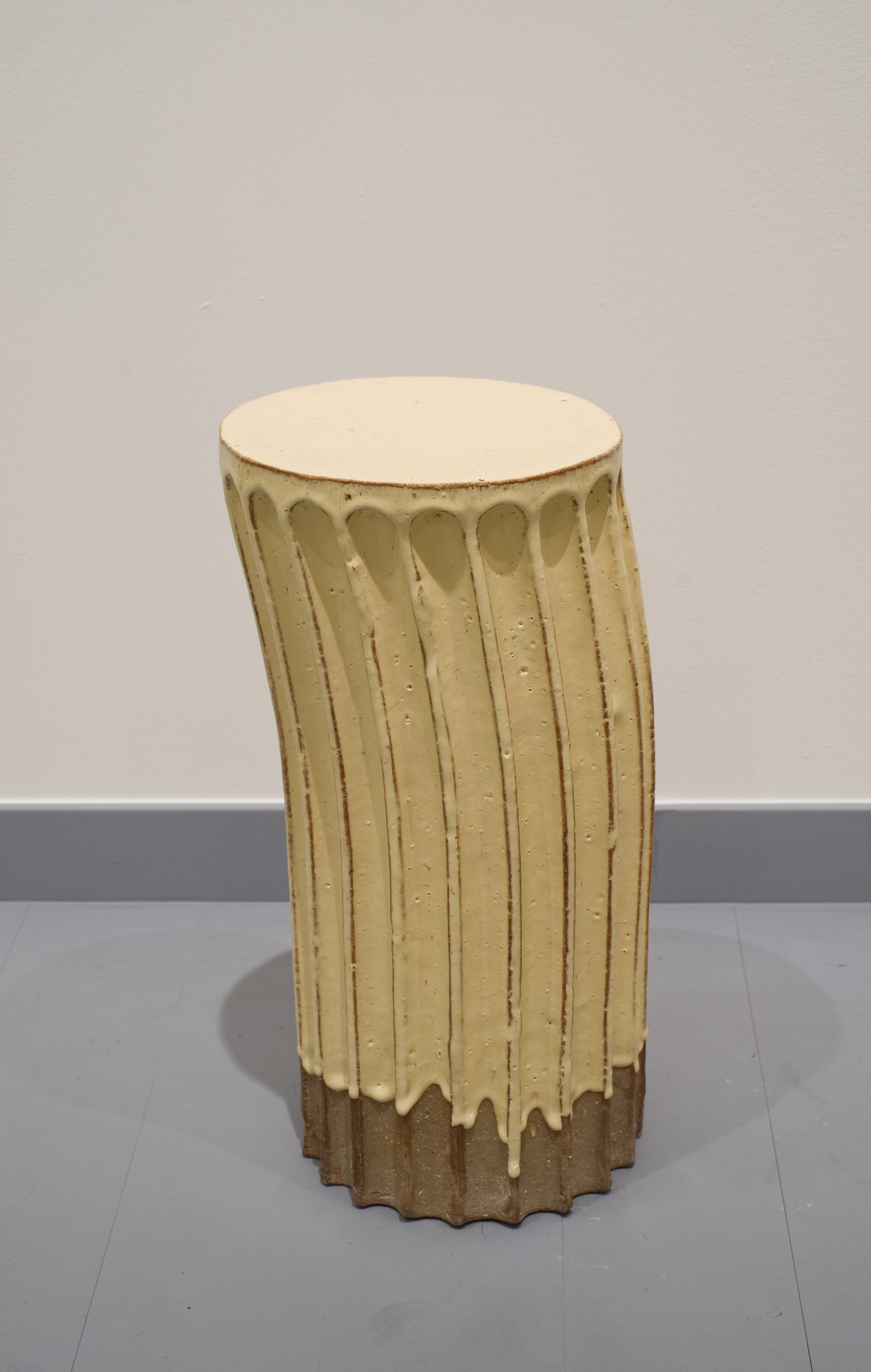Pillar stool  dia. 22cm height 47cm  260 Euro (2).jpg