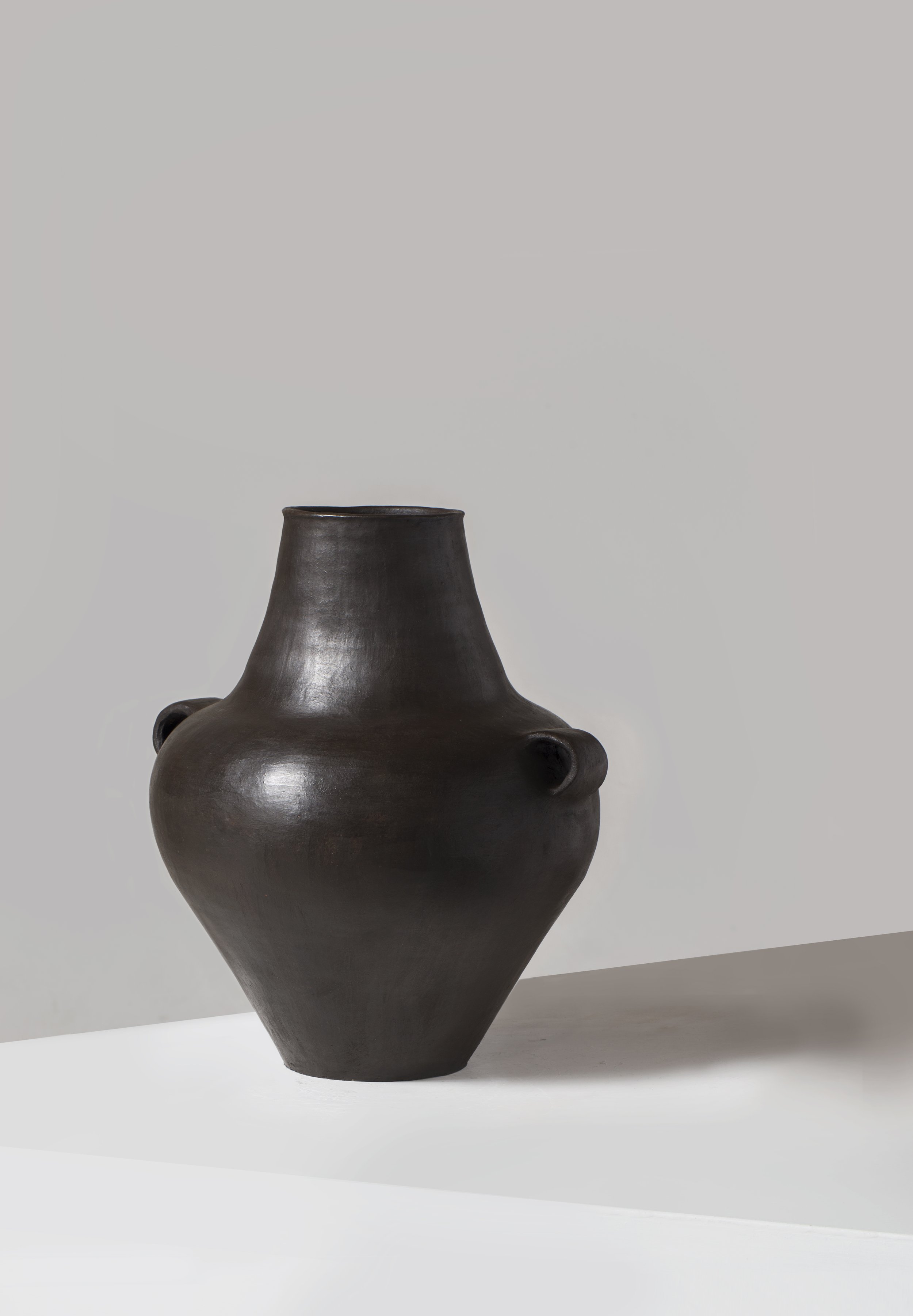 Anfora Vase_lg_Maria Paola Piras_Pretziada_side.jpg