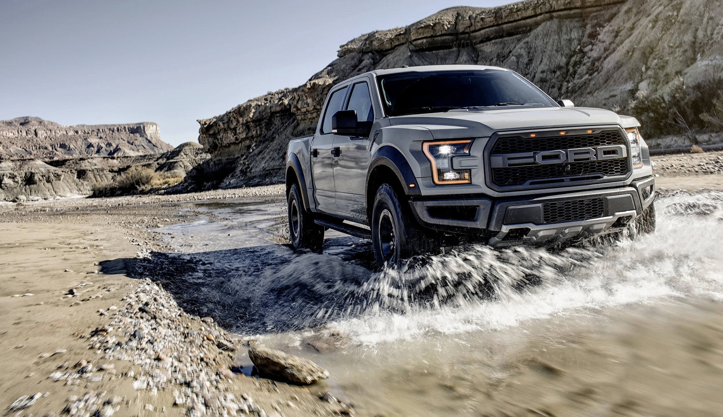 Gray_Raptor_Moon_Rig_01_0105.jpg