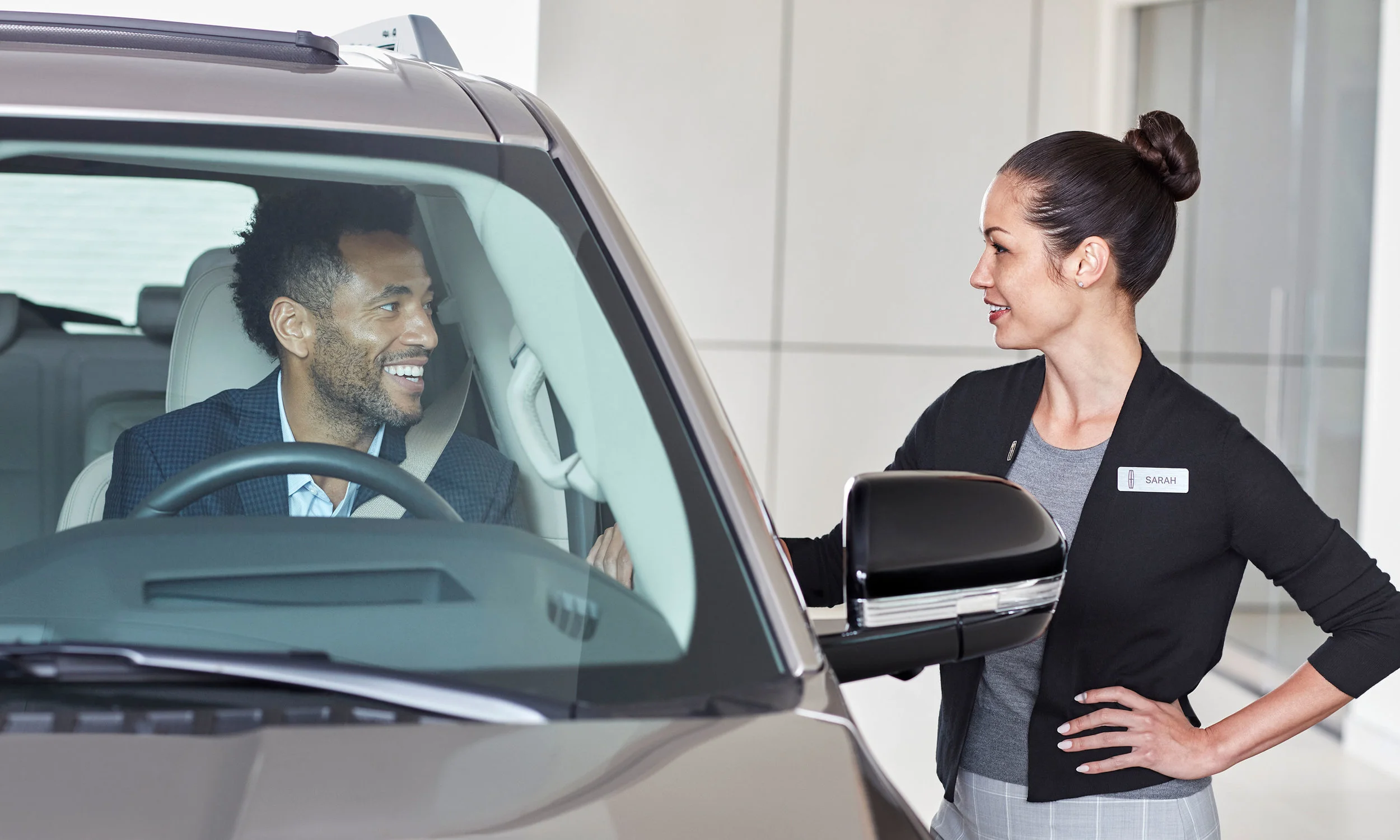 18_LCN_XBD_44425_Service_Advisor_Client_Service_Lane.jpg