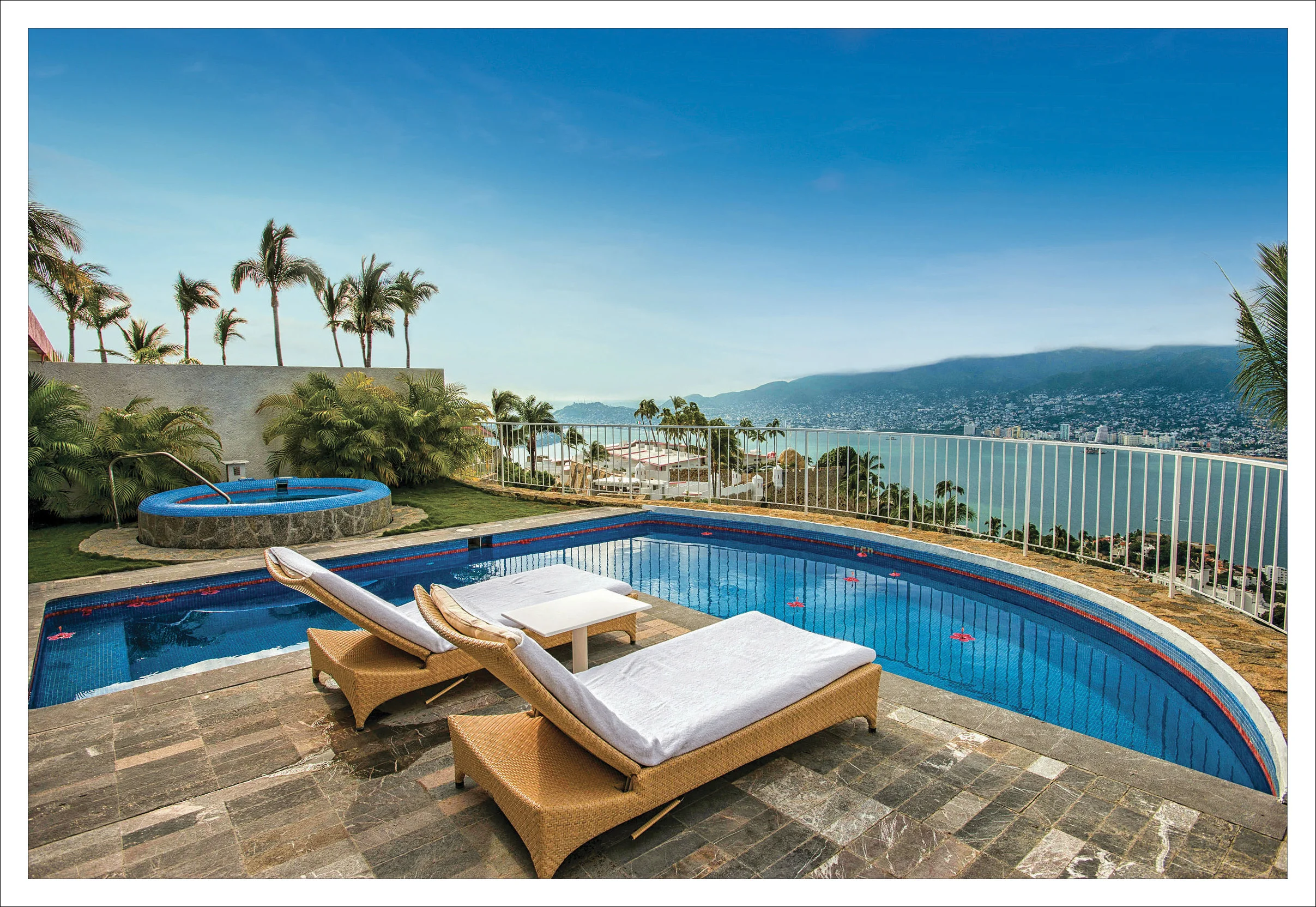 www.lasbrisashotels.com.mx | (52) 744.469.6900