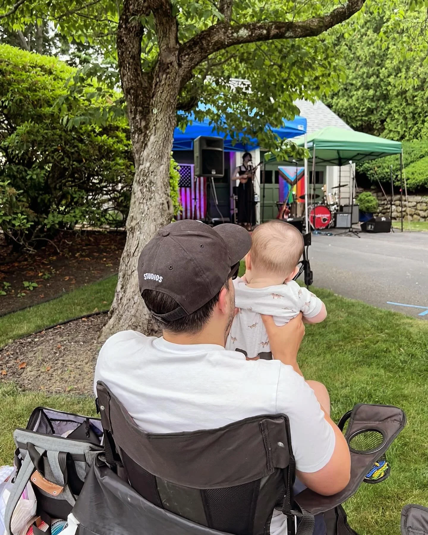 A rapt audience at @porchfestquincy yesterday ✨