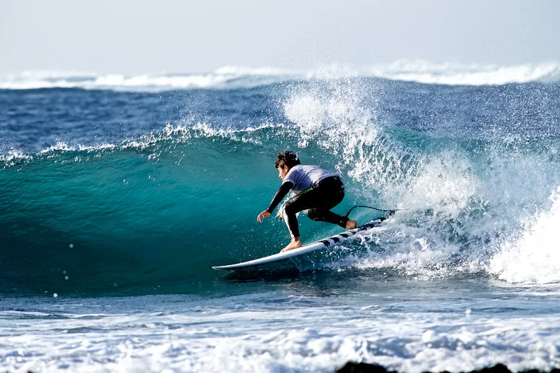 surfing for kids fuerteventura. Fuerte Tribu surf