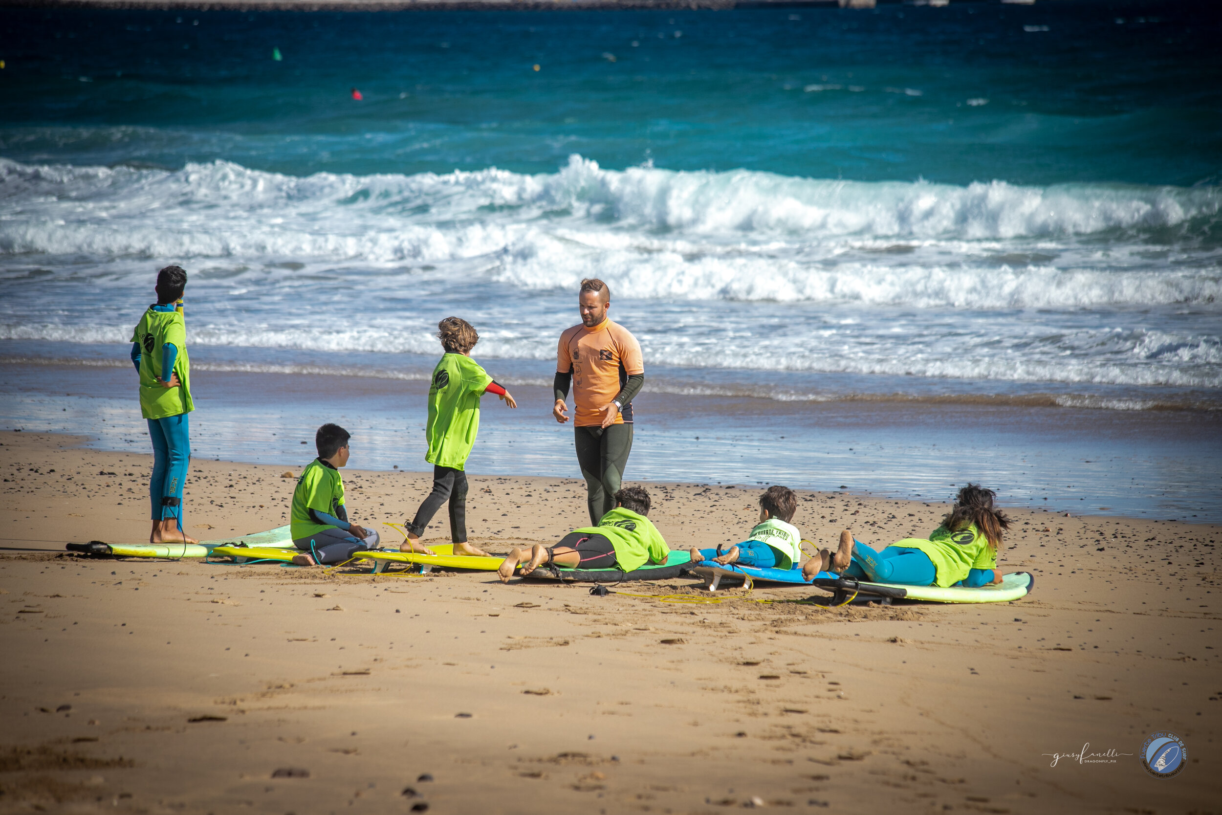 1Fuertetribu Summerschool Surfcamp Surf Kids Fuerteventura Esculeaverano Giusy Fanelli Photographer Dragonfly Pix 6310