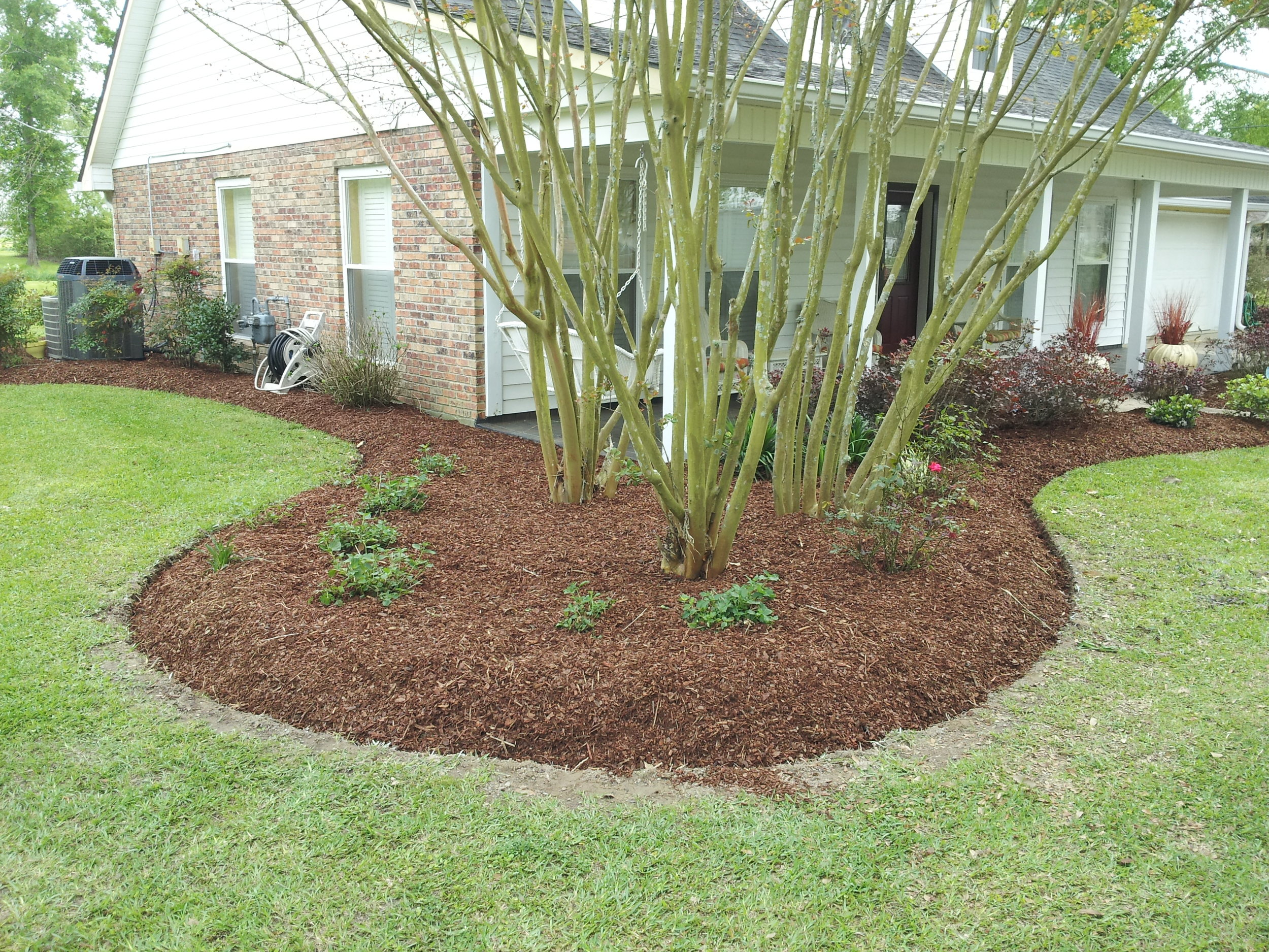 mulch-flowerbeds-baton-rouge-area (12).jpg