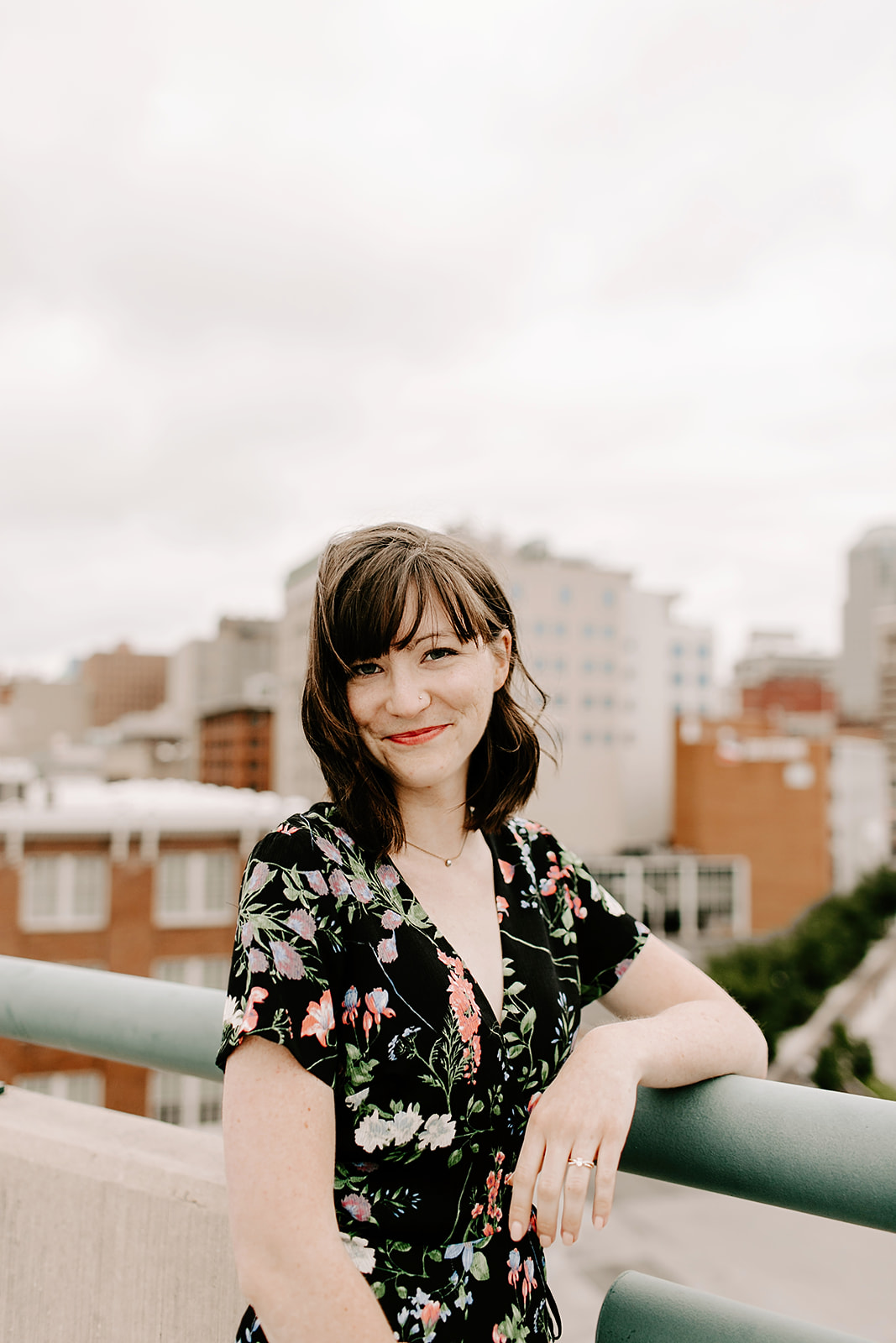   Click to browse the blog of this Downtown Indianapolis Engagement Session with Emily and Davis by Emily Wehner, Indianapolis photographer. Posing inspiration | Couples session location ideas | Urban engagement session #photography #engagementphotog