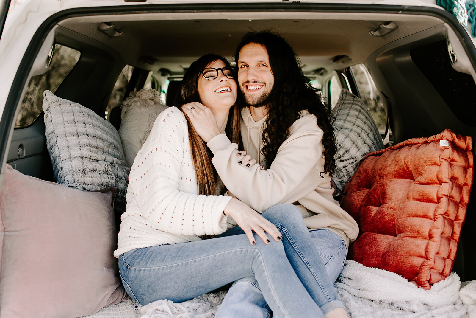 Couples-session-car-Indianapolis-2.jpg