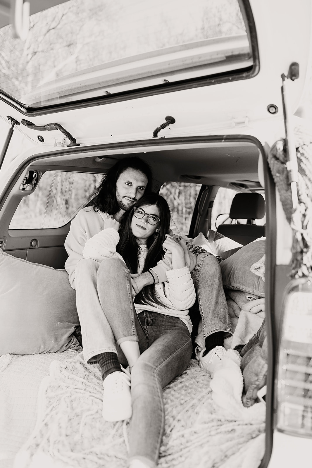 Couples-session-car-Indianapolis-9.jpg