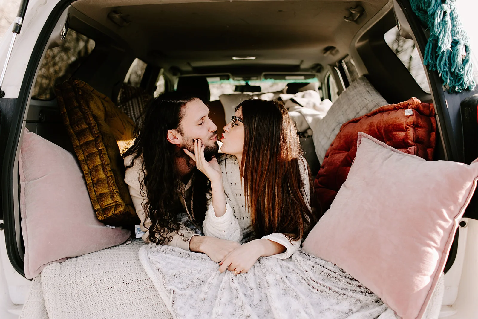 Couples-session-car-Indianapolis-13.jpg