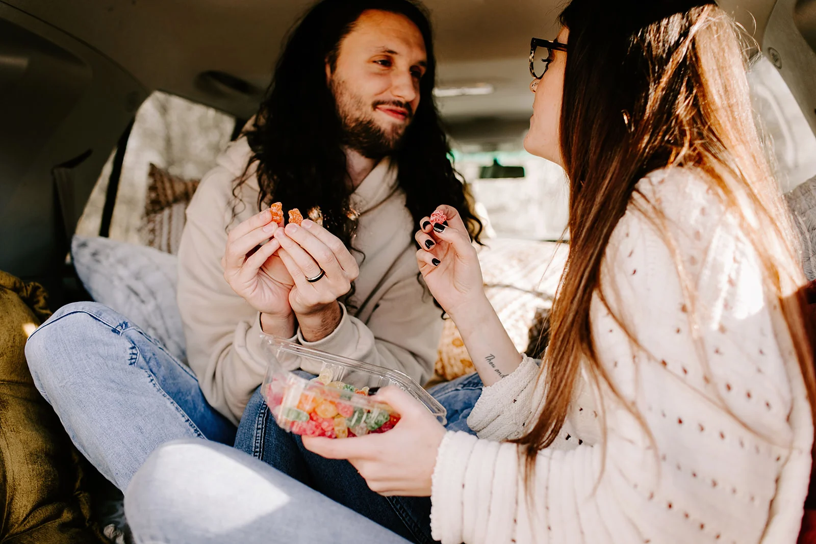 Couples-session-car-Indianapolis-19.jpg