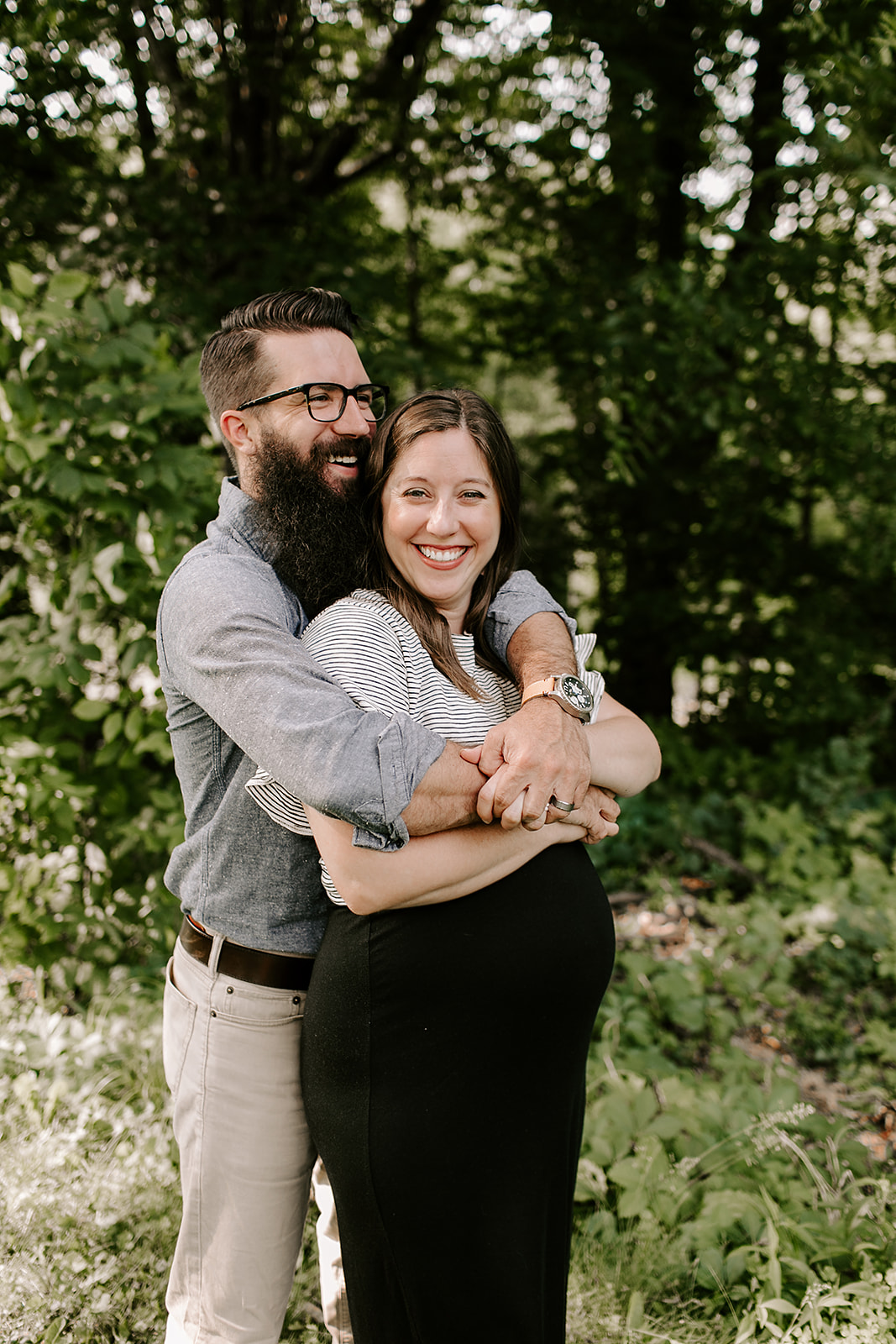 Outdoor maternity session in Indianapolis, Indiana | Photography by Emily Elyse Wehner