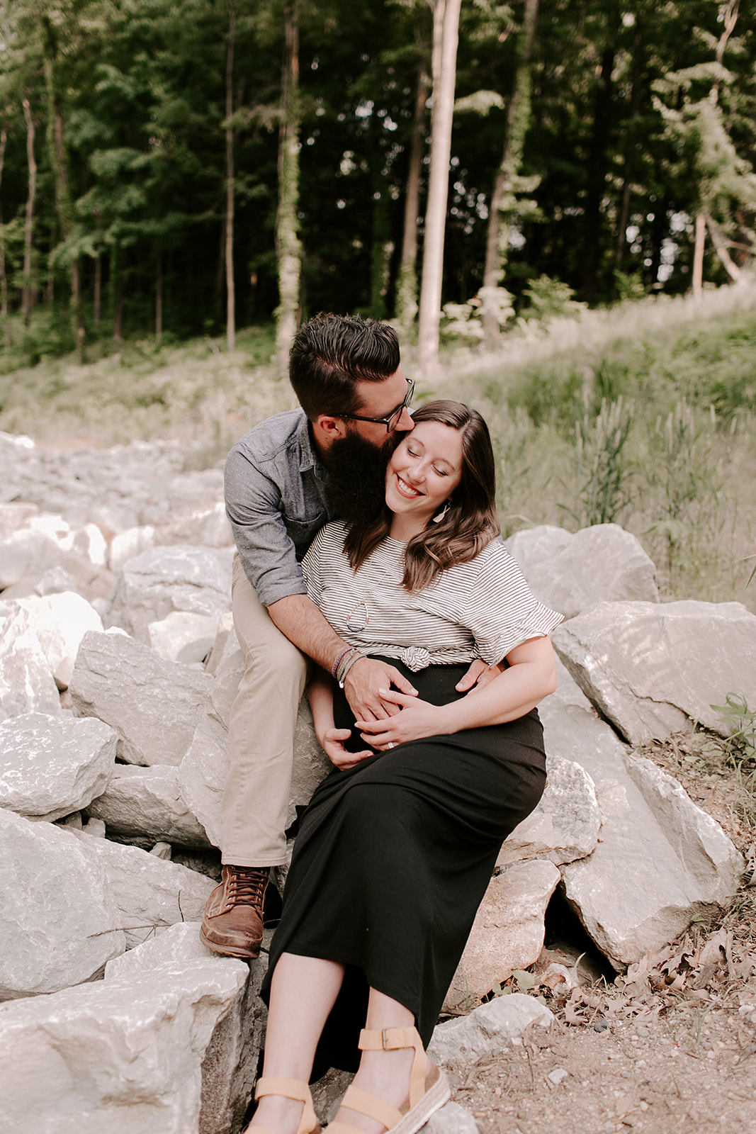 Outdoor maternity session in Indianapolis, Indiana | Photography by Emily Elyse Wehner