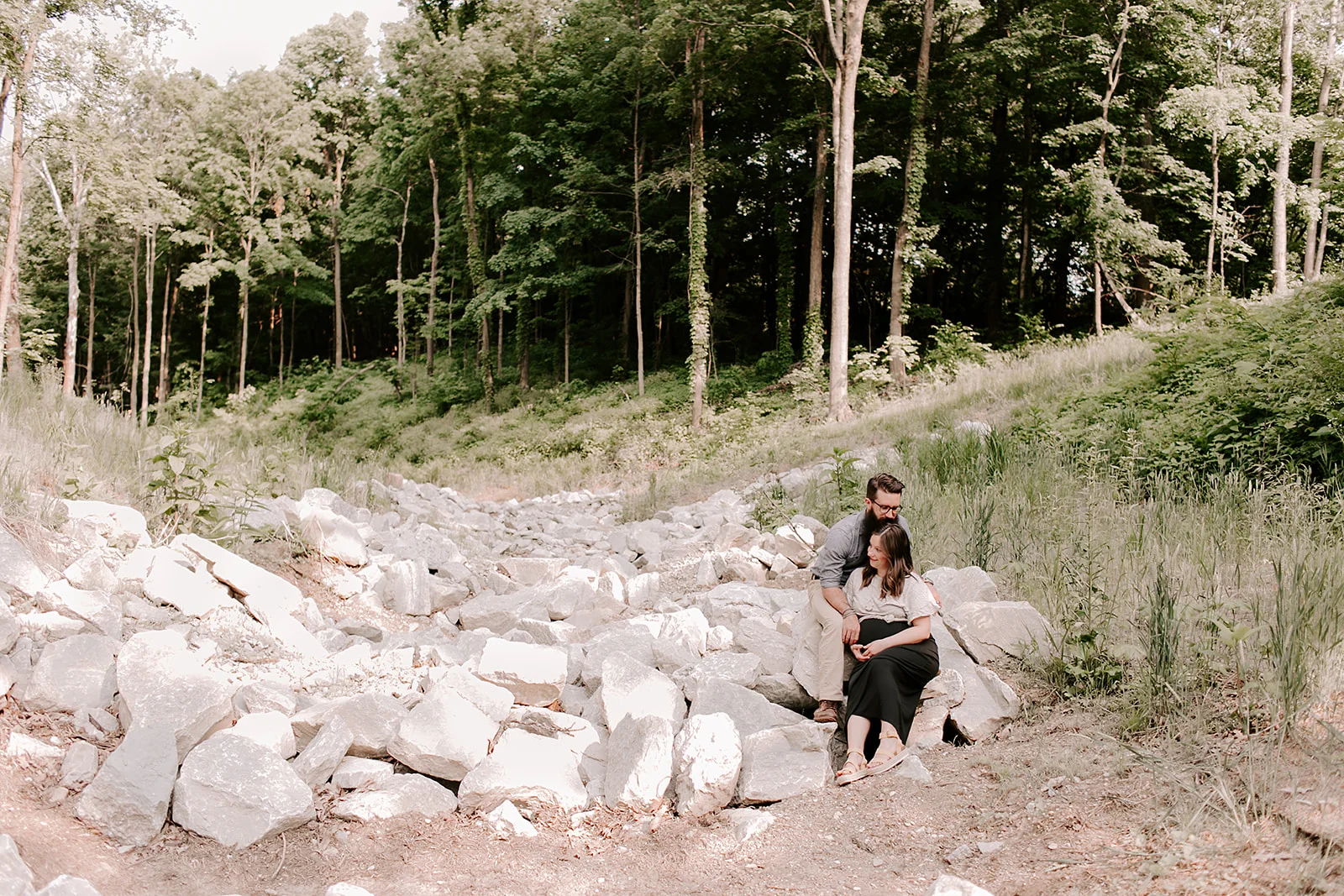 Outdoor maternity session in Indianapolis, Indiana | Photography by Emily Elyse Wehner
