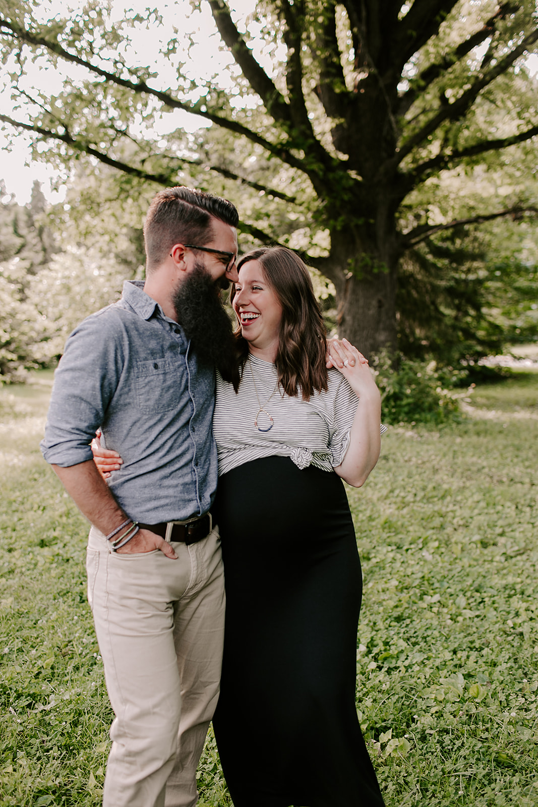 Outdoor maternity session in Indianapolis, Indiana | Photography by Emily Elyse Wehner