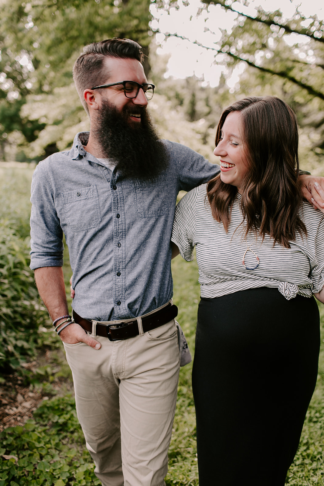 Outdoor maternity session in Indianapolis, Indiana | Photography by Emily Elyse Wehner