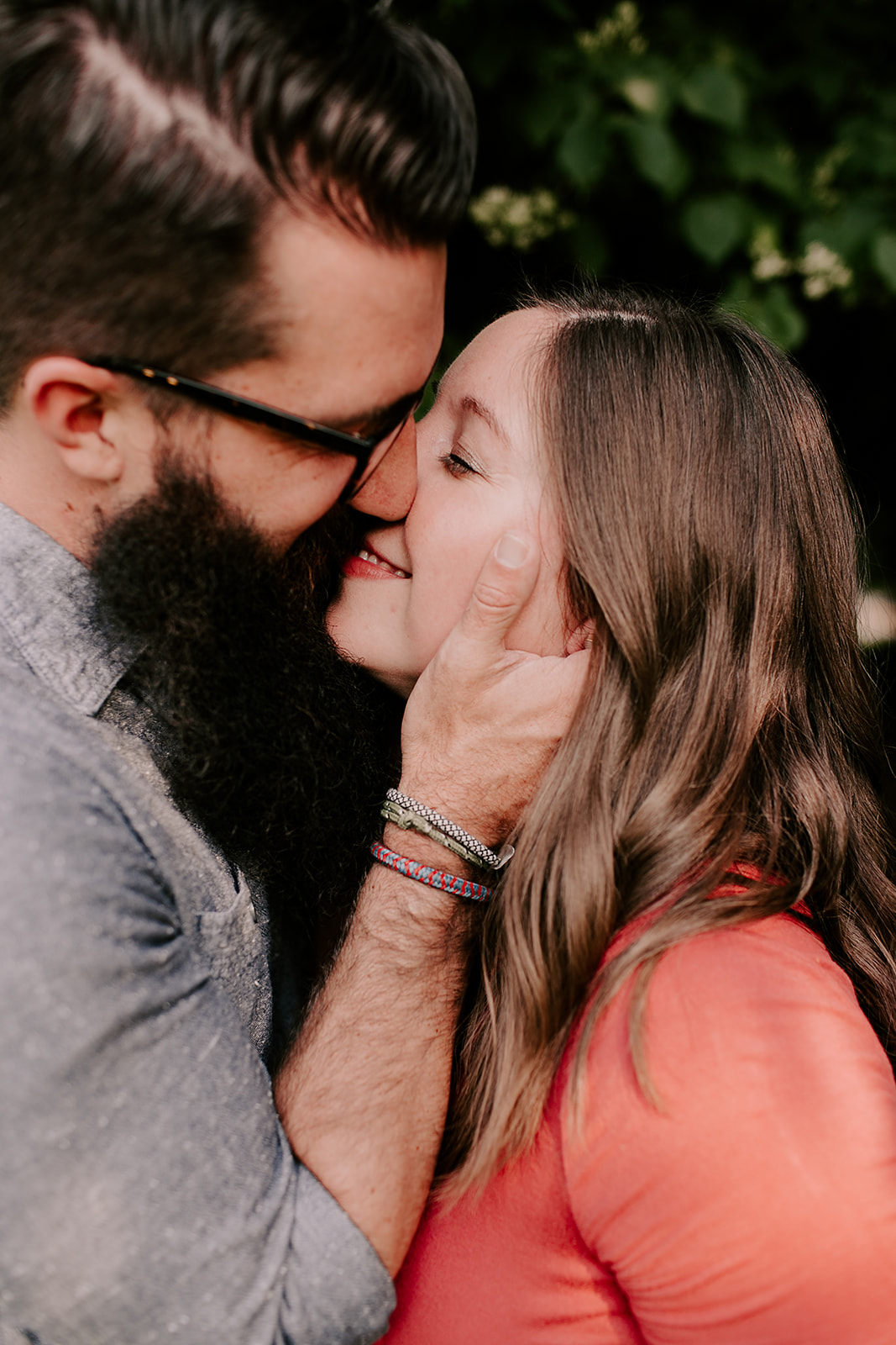 Outdoor maternity session in Indianapolis, Indiana | Photography by Emily Elyse Wehner