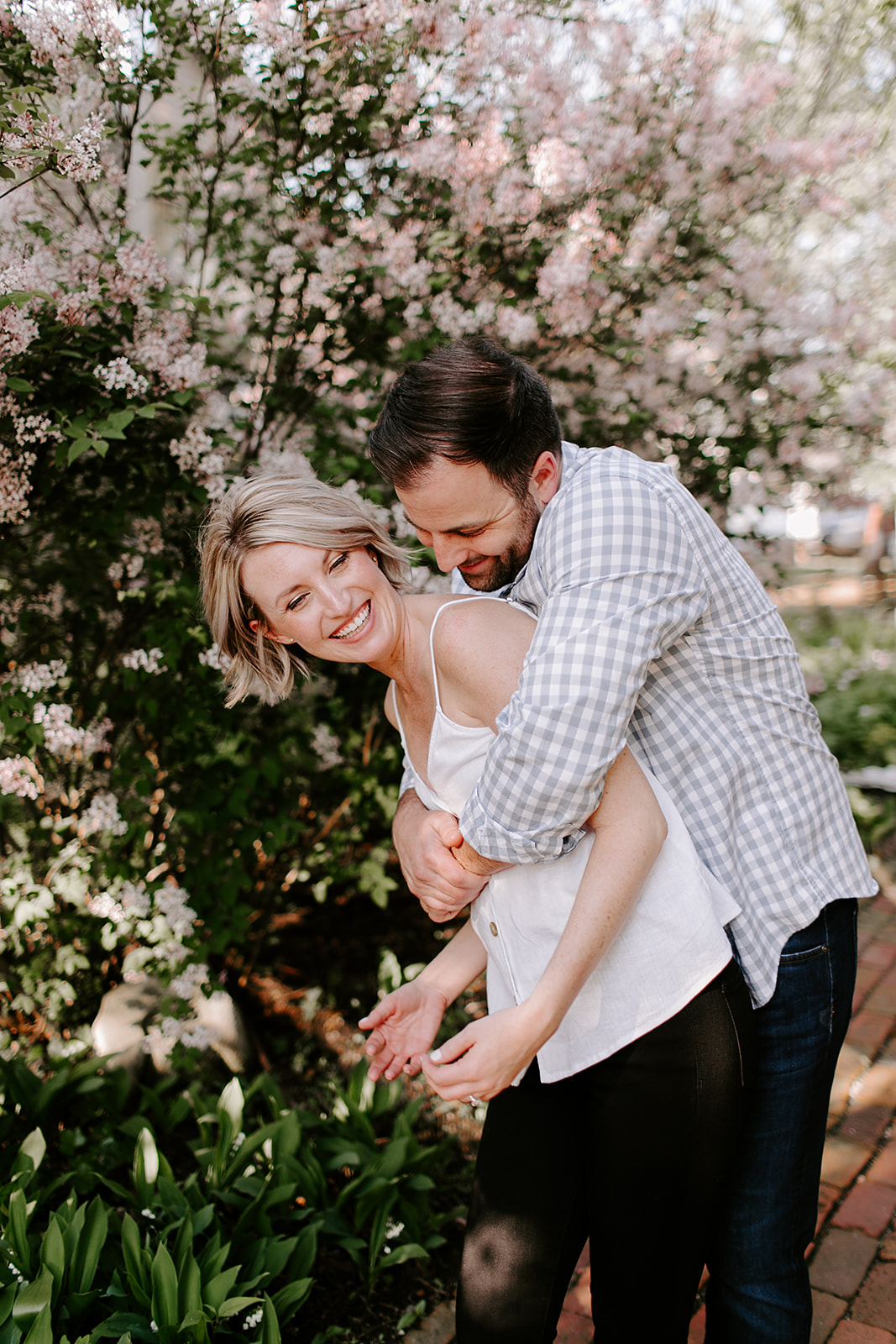 Outfit ideas for outdoor engagement session