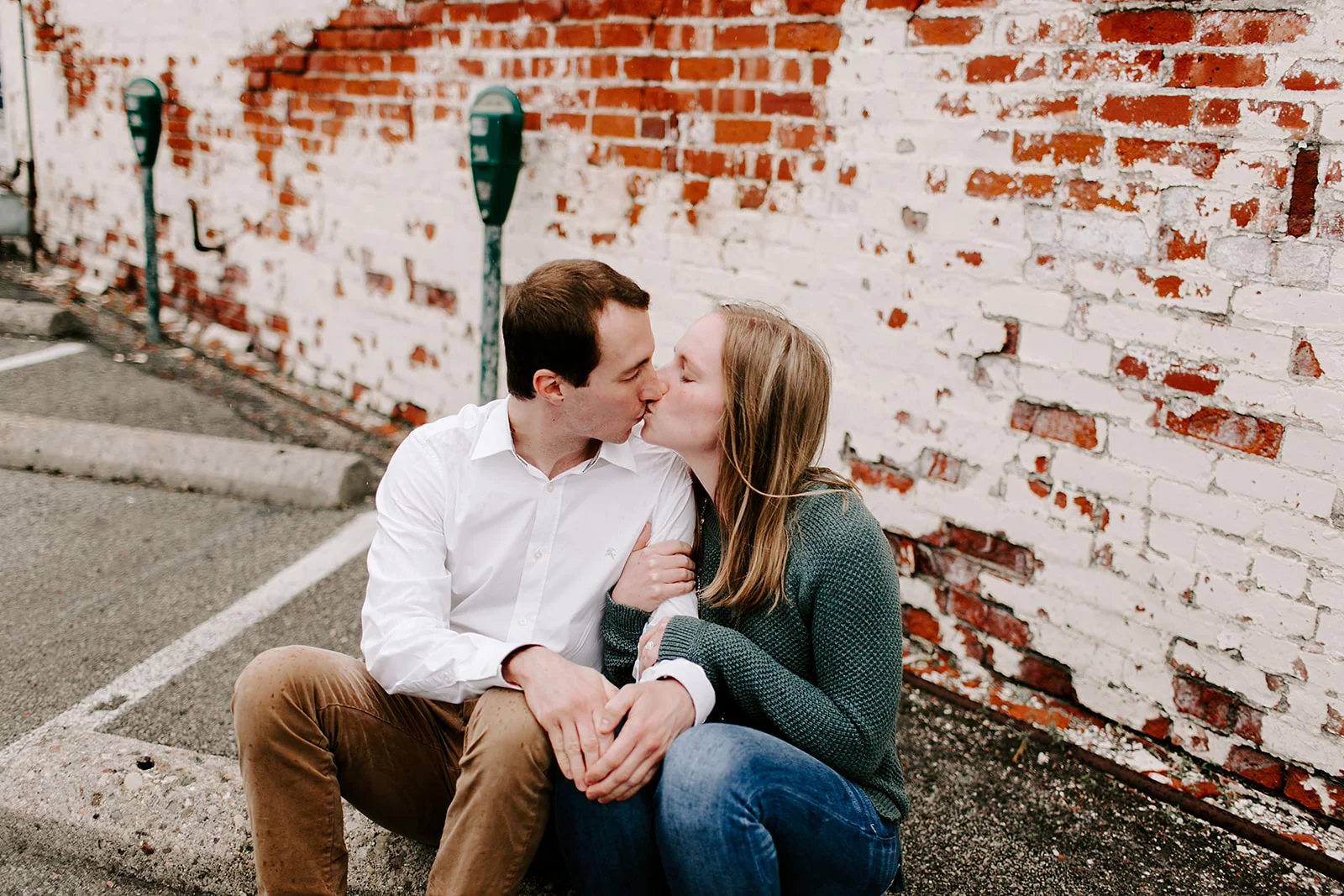 Rainy Noblesville Engagement Session including outfit ideas and posing inspiration | Photography by Emily Elyse Wehner, Noblesville Engagement photographer