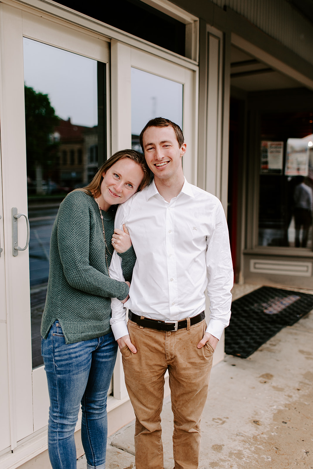 Rainy Noblesville Engagement Session including outfit ideas and posing inspiration | Photography by Emily Elyse Wehner, Noblesville Engagement photographer
