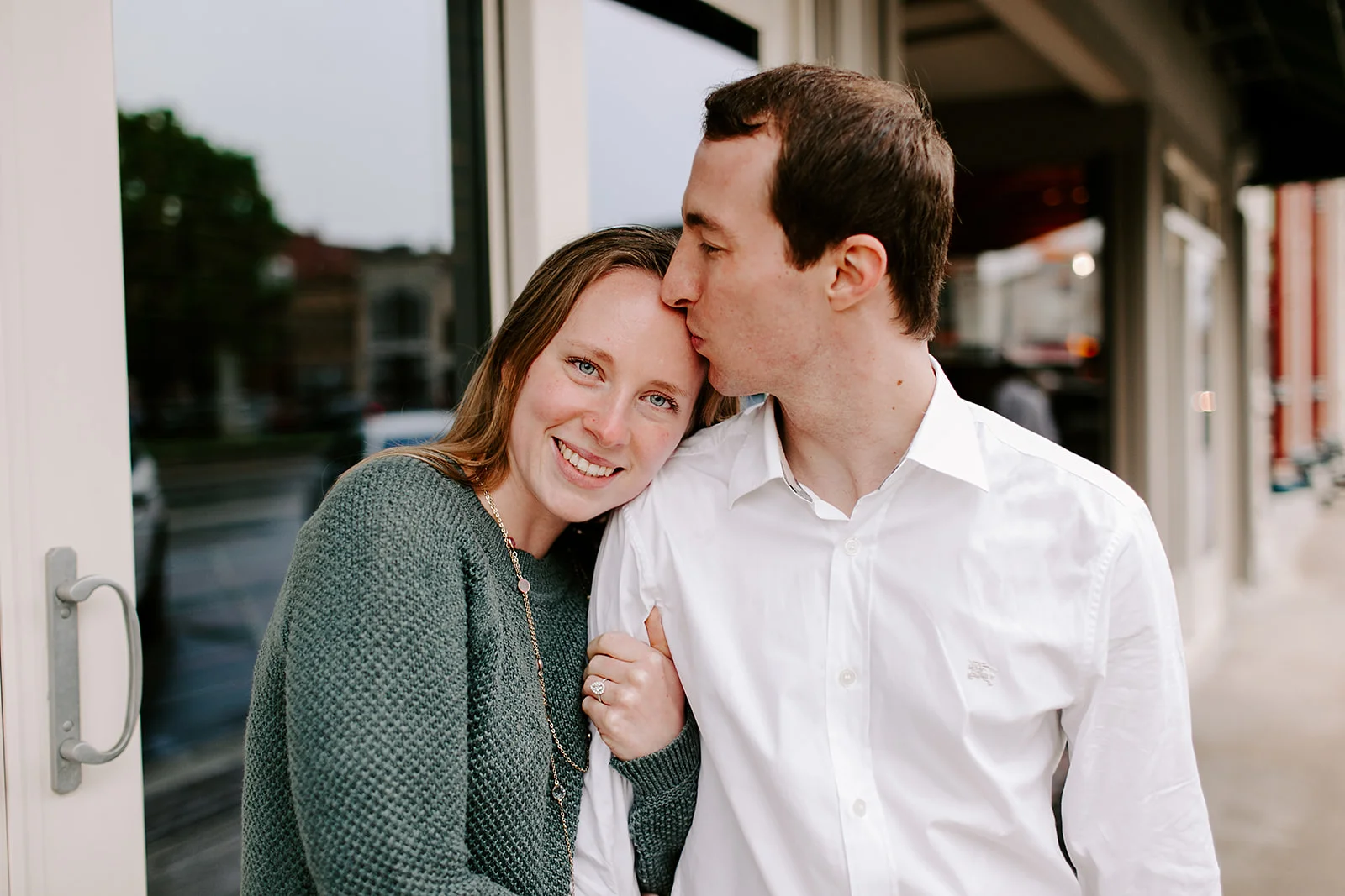 Rainy Noblesville Engagement Session including outfit ideas and posing inspiration | Photography by Emily Elyse Wehner, Noblesville Engagement photographer
