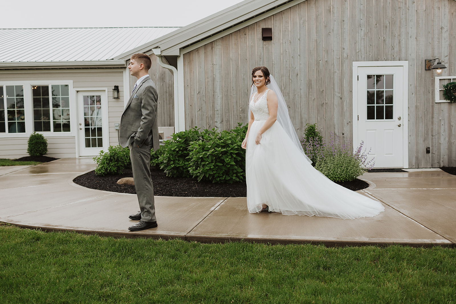 Kendra_and_Mattew_Indiana_Wedding_by_Emily_Wehner-201.jpg