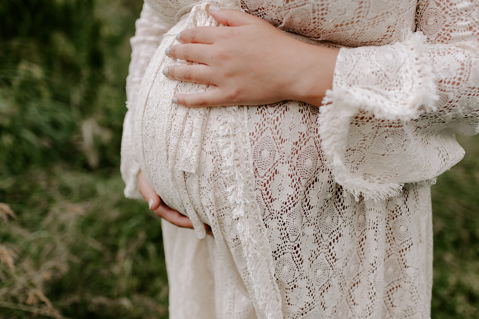 Indianapolis outdoor Maternity Session by Emily Elyse Wehner Photography