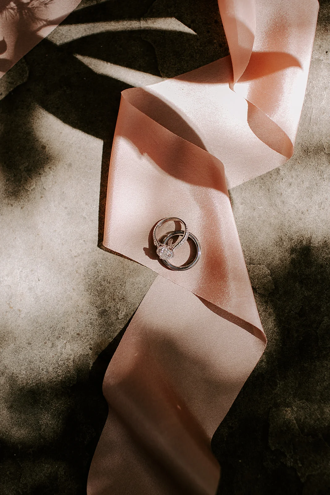 Wedding details inspiration including paper good and invites, wedding rings, wedding notes and jewellery | Photography by Emily Elyse Wehner, indiana based wedding photographer