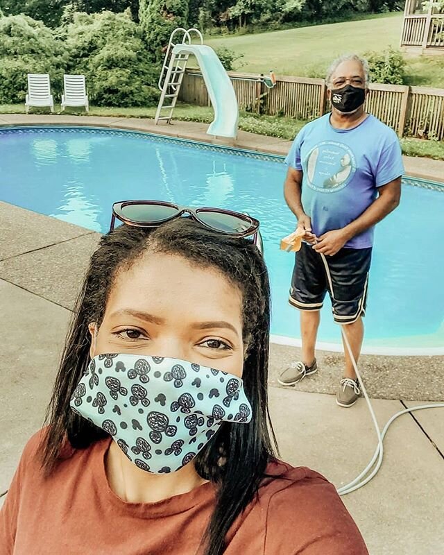 &quot;Behind every great daughter is a truly amazing Dad.&quot; -unknown 🙌🏽
&bull;
My Papa got to do 3 of his fave things today: eat take out from Joe's Crab Shack (the official Issac family go to celebration spot), take care of/swim in the pool, a