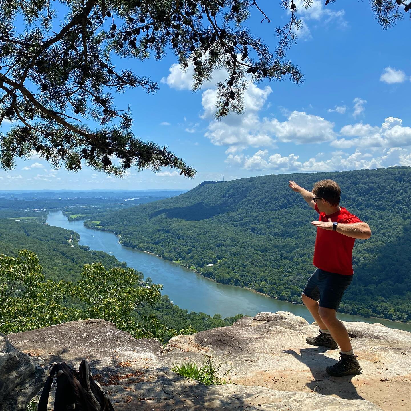 Fun day trip to Chattanooga, TN with my good friend @badgrover! Hiked 6ish miles along a forest covered ridge that gave some pretty sweet views of the Tennessee river and surrounding area. Gotta say, this hike kicked my butt. Hiking in the south duri