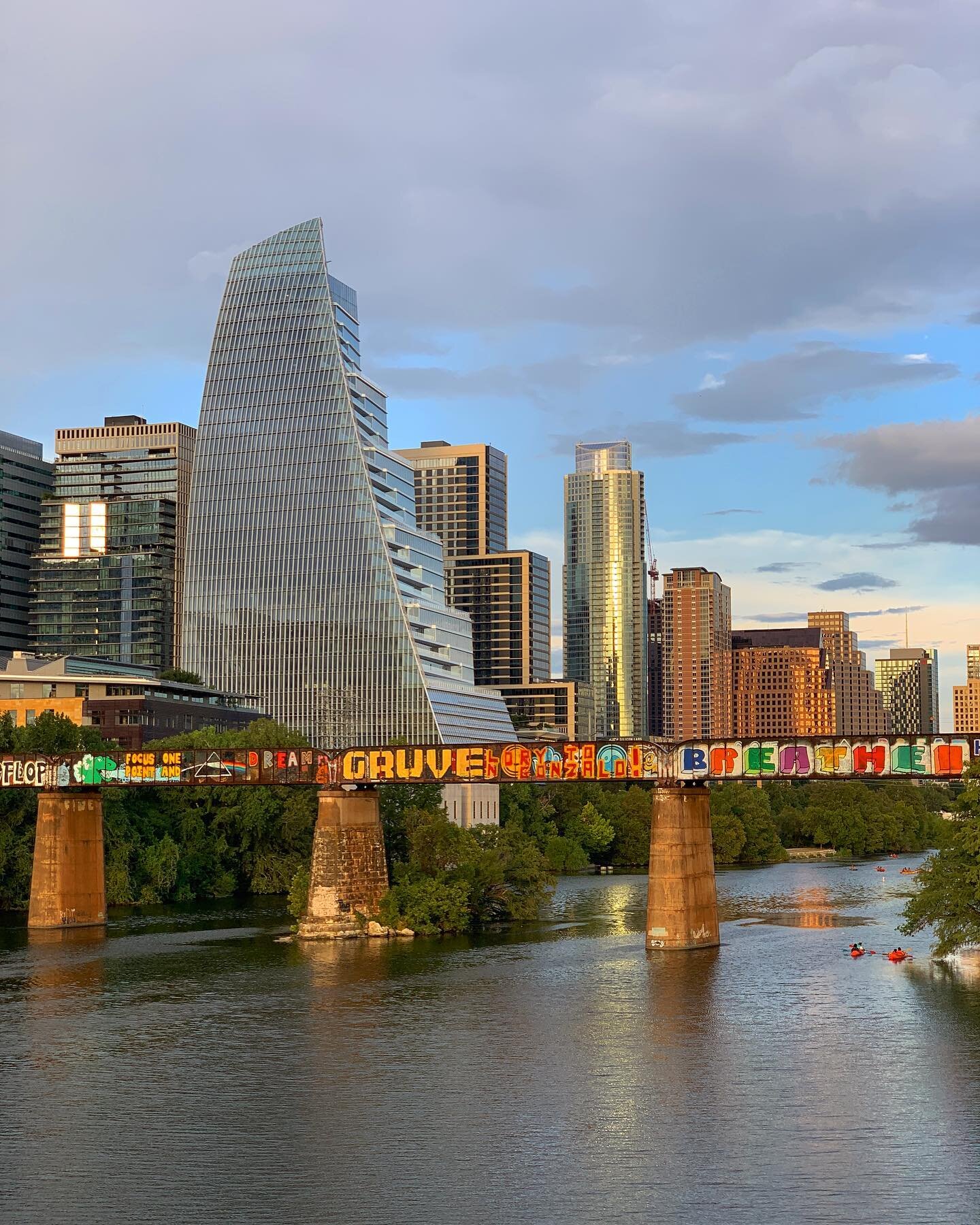 Back in the ATX!

Here are 10 things I love about Austin:

1. The trail around Town Lake
2. The fact that breakfast tacos are usually only 5 mins away from any given location
3. Lots of happy doggos
4. The cool downtown public library
5. The downtown