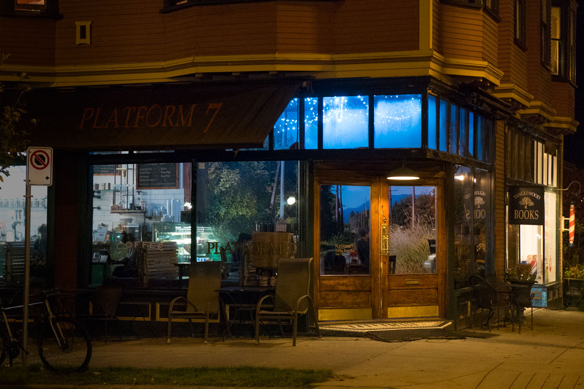 platform_outsidenight_3409-1200.jpg
