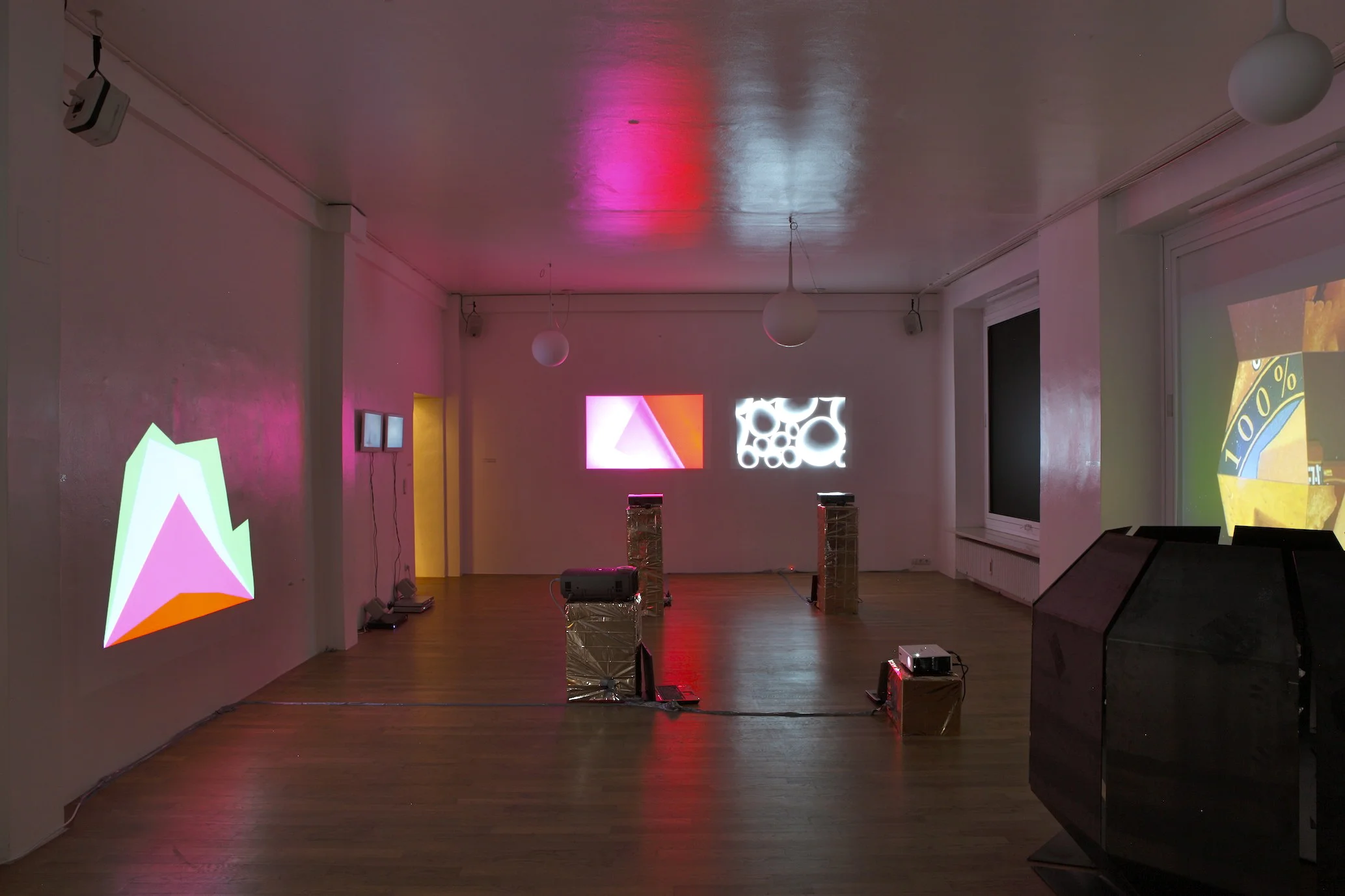  Exhibition view: works by Rafaël Rozendaal, Lance Wakeling, Swyndle &amp; Hawks&nbsp;/ Photo (c) Dirk Eisel 