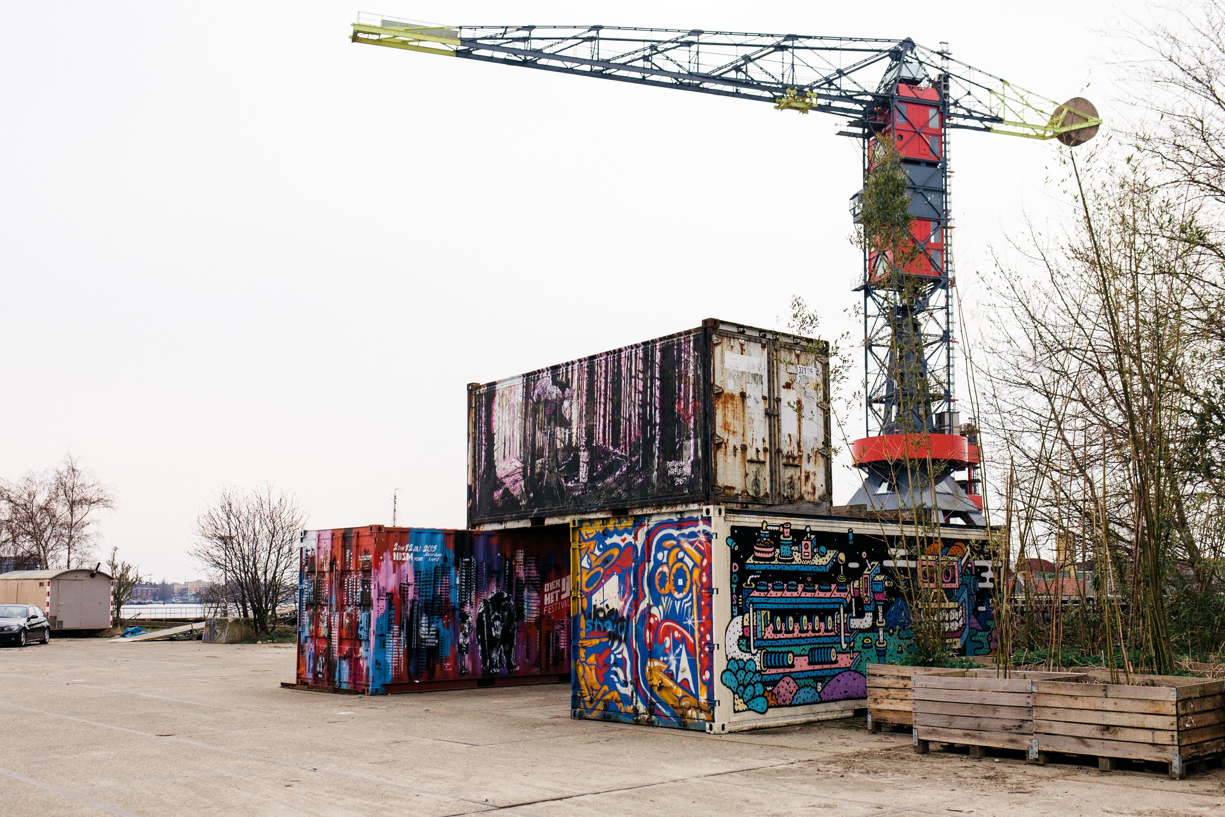 That tall crane-like structure in the background? It's the Faralda Crane Hotel.