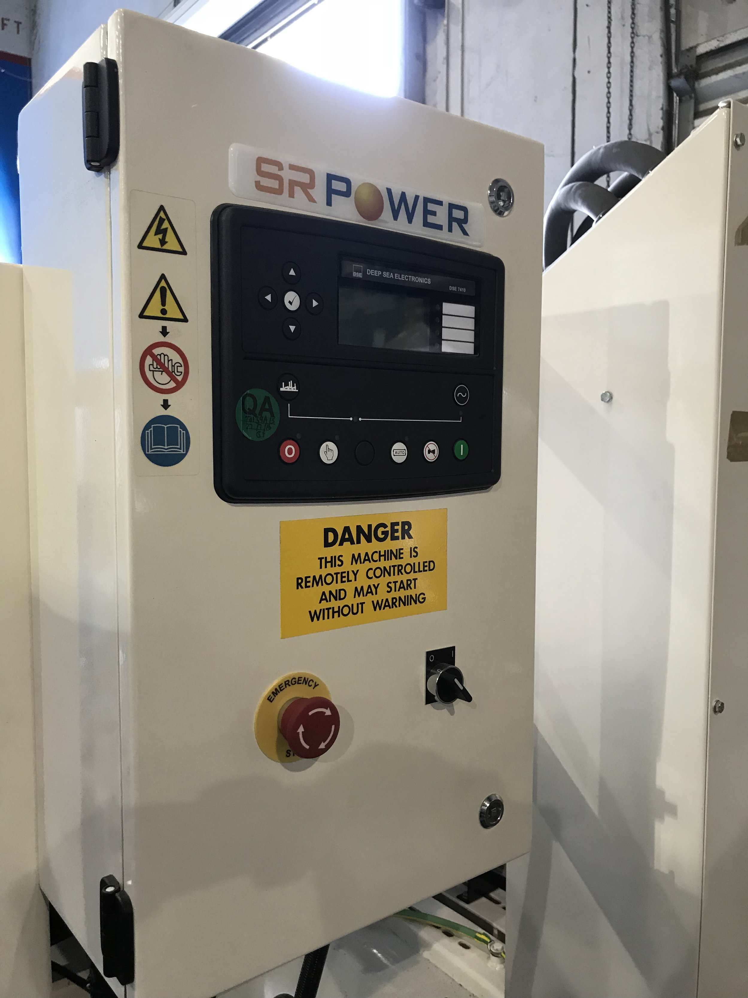 SR Power Genset with a Deep Sea Panel