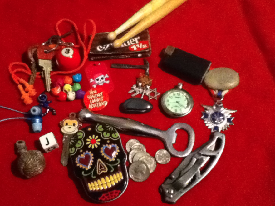  Drum Sticks Sugar Skulls Tin Ear Plugs Change Monkey Paw Knife Ear Buds Mini Hammer Jewelry Papers Bottle Opener Lighter Keys Pocket Watch Pirate Dog Tag Multi Colored Stone Skulls Pins Monkey Key Die Hematite Figure Hematite Stone Worry Stone FD Me
