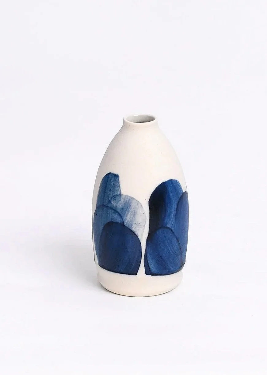 Porcelæns vase med blå strøg