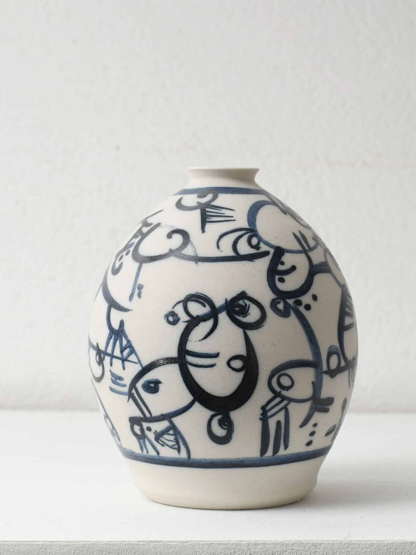 Porcelæns vase med unik dekoration
