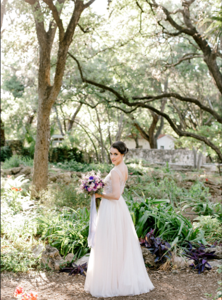 Hair and Makeup: Tara Cooper. Photography: Emilie Anne Photography.