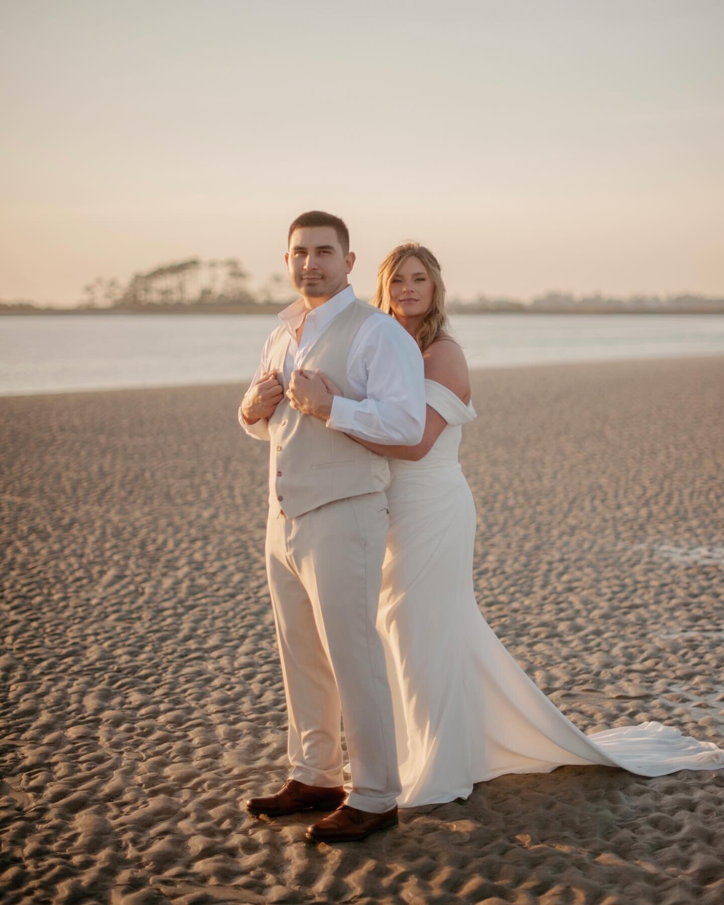 Some first favorites of Patricia &amp; Cody&rsquo;s Tybee elopement 💛 The bulk of my couples for the year are this spring &amp; I&rsquo;d say it&rsquo;s going beautifully. Spring is by far my favorite time of year on the Georgia coast!