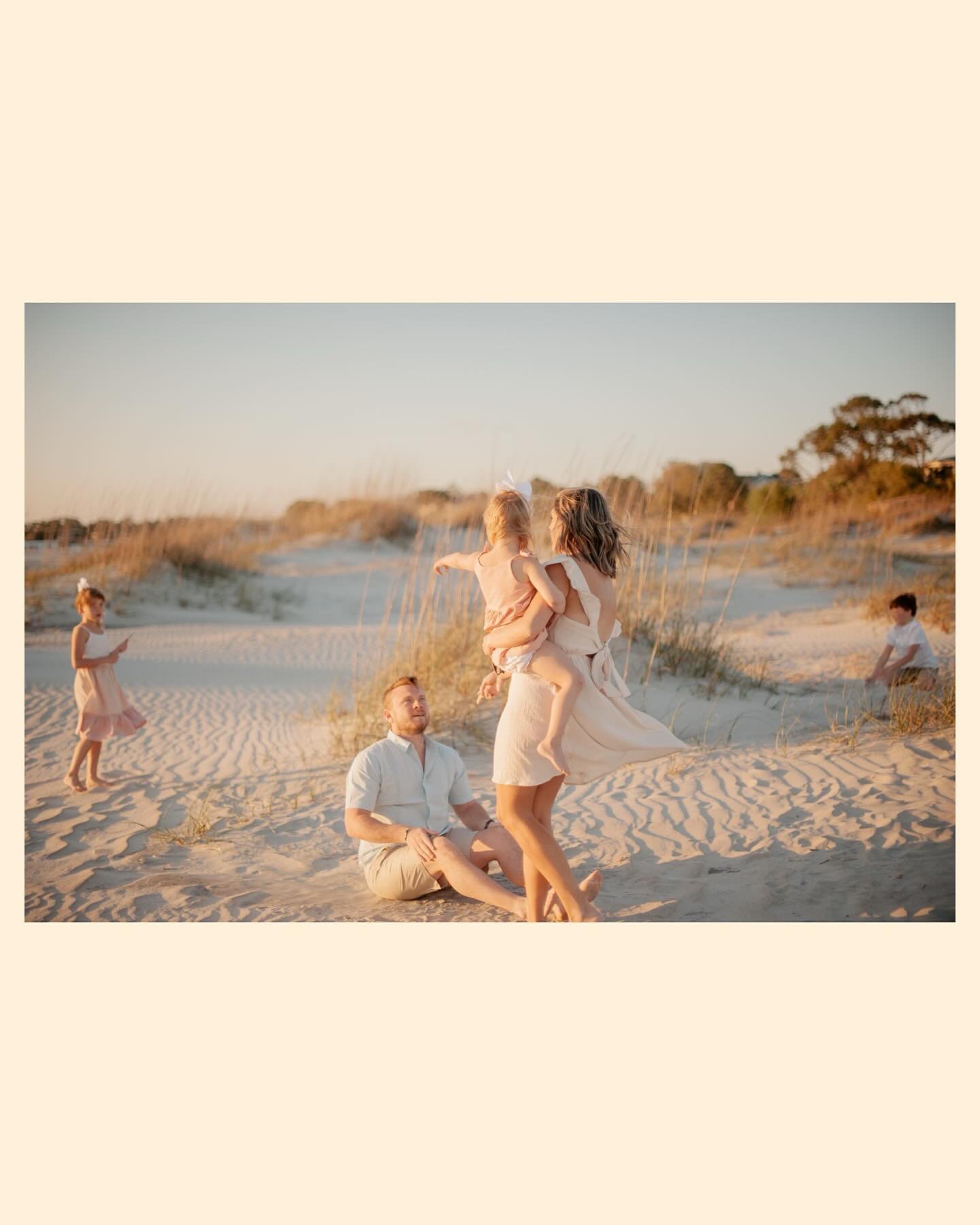 Logan &amp; her crew 💛 One of the many Tybee sessions I&rsquo;m editing this week. Makes my heart full!