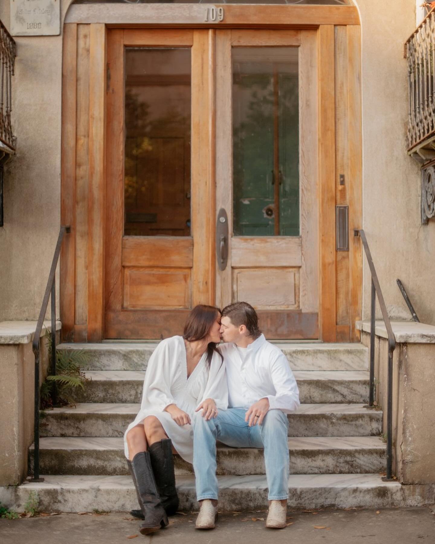 After privately eloping the day prior, Lauren &amp; Lee celebrated with a trip to Savannah 💛 I love a love like this.