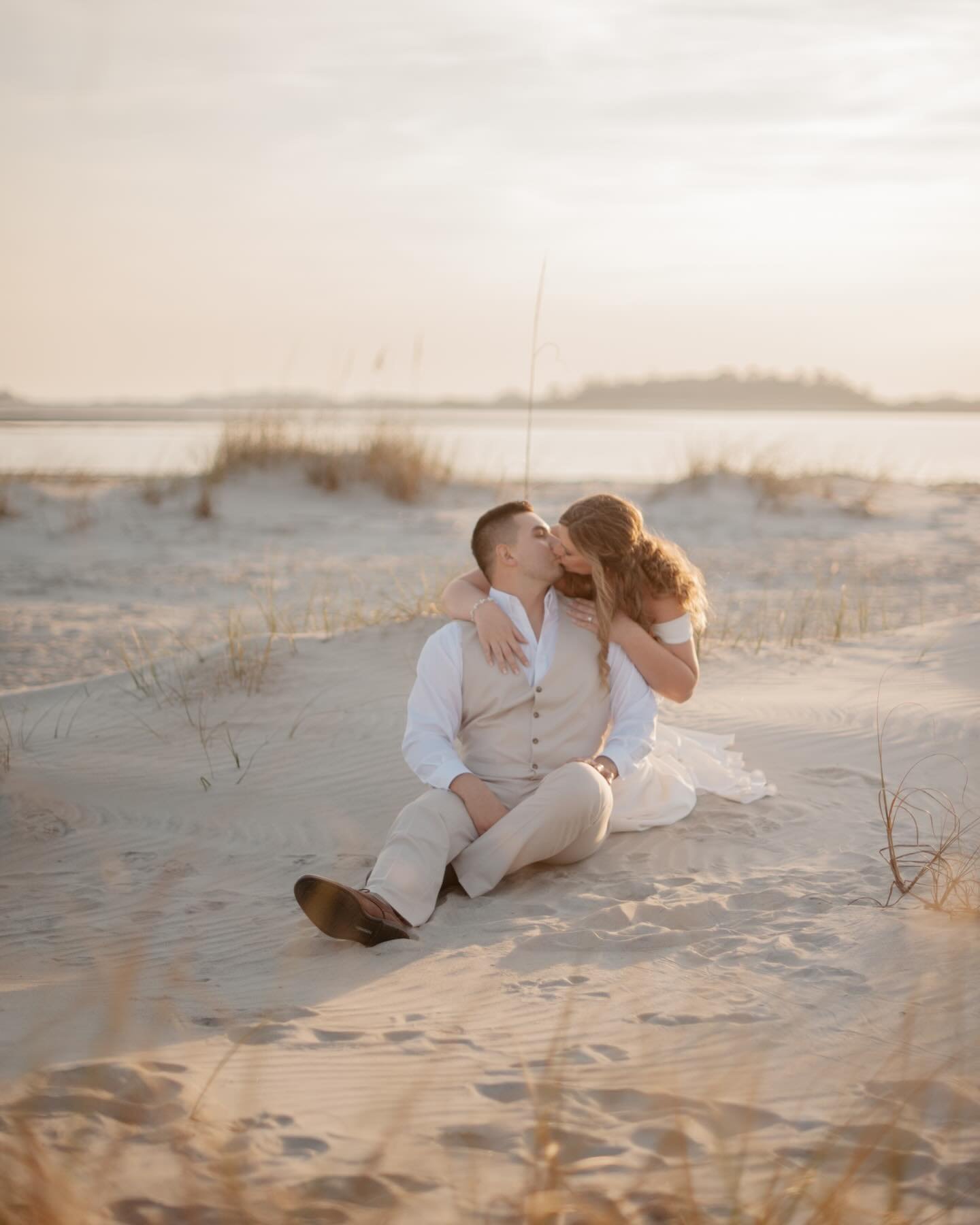 Gallery delivery day for Patricia + Cody 🤍 An elopement that&rsquo;ll stick with me because of how golden of a sunset we had, their natural chemistry, &amp; the beach completely to ourselves. So stunning!